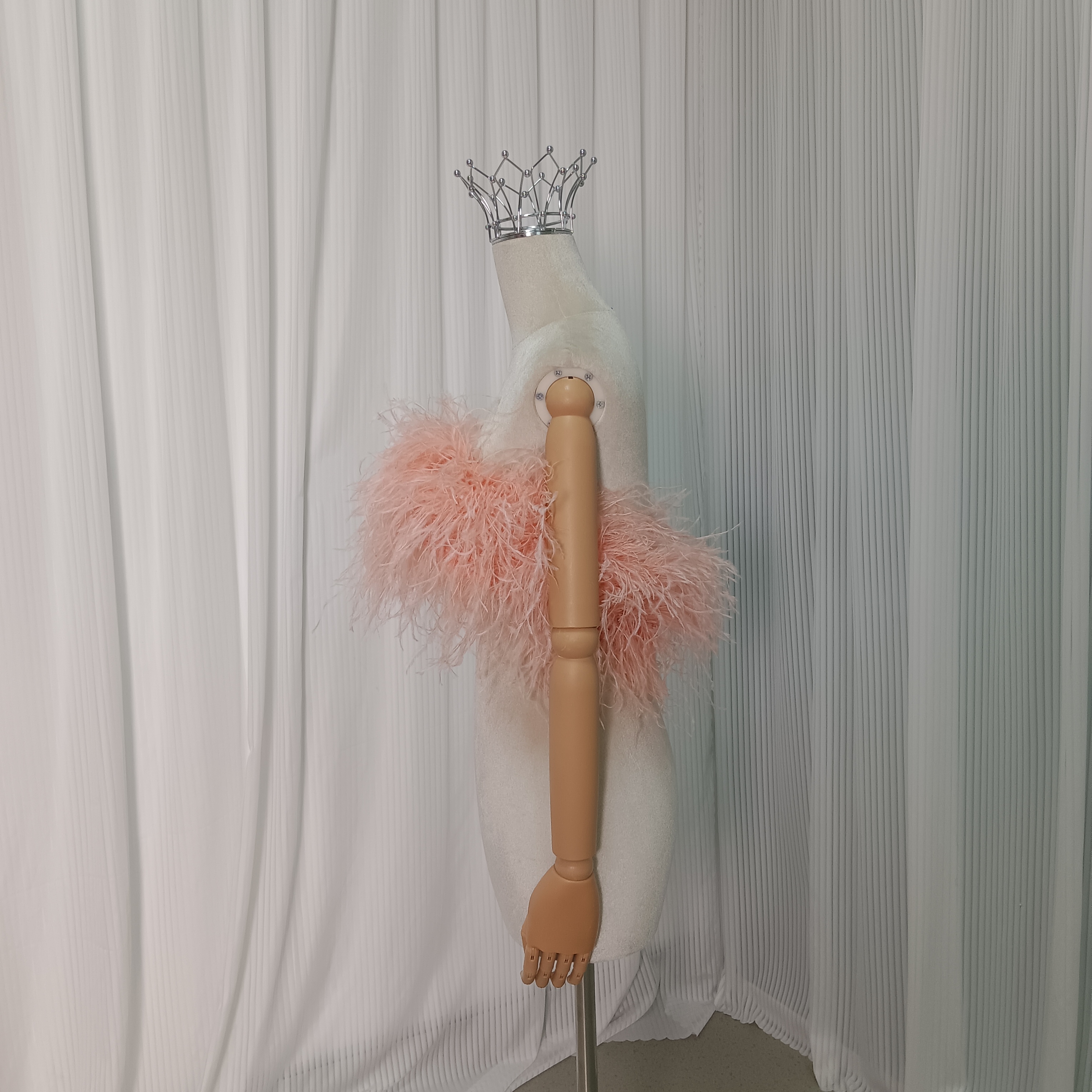 フェザー ローズピンク ベアトップ 取り外し 色直し 可愛い 前撮り 花嫁 フェザードレス