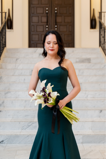 実例写真！深めな緑 カラードレス ベアトップ マーメイドライン クレープ生地 披露宴 前撮り