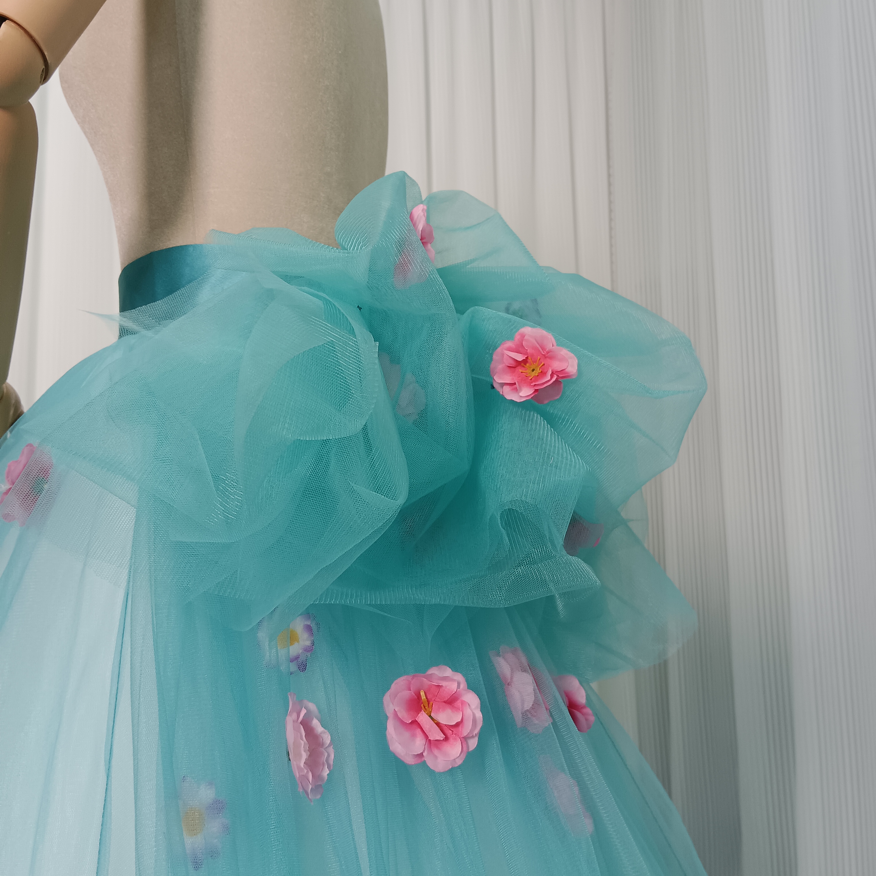 カラードレス ブルー オーバースカート 花モチーフ ロングトレーン 可愛い 花嫁