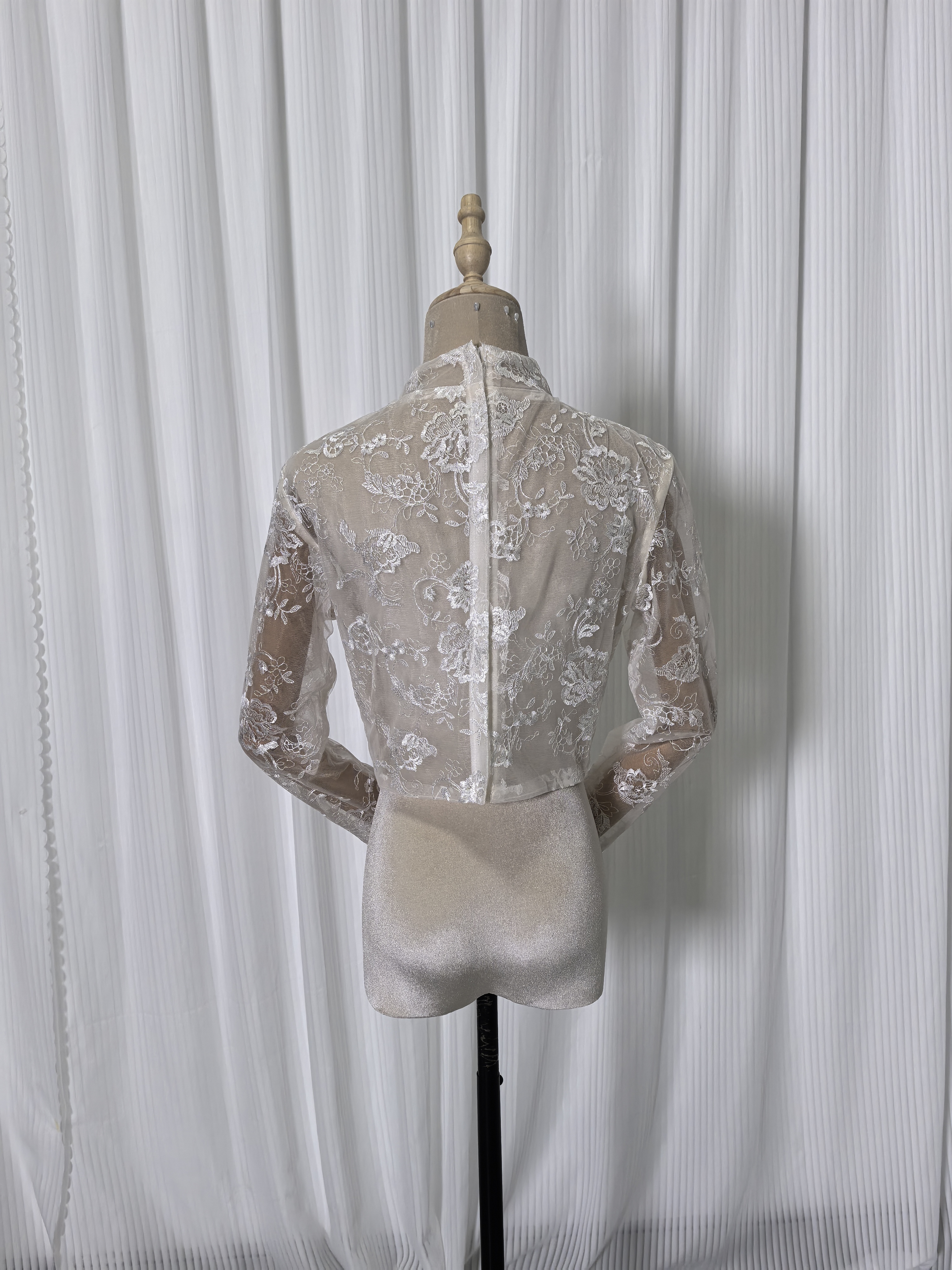 ボレロ ロングスリーブ ビーズ キラキラスパンコール 花モチーフ ハンドメイド ウェディングドレス