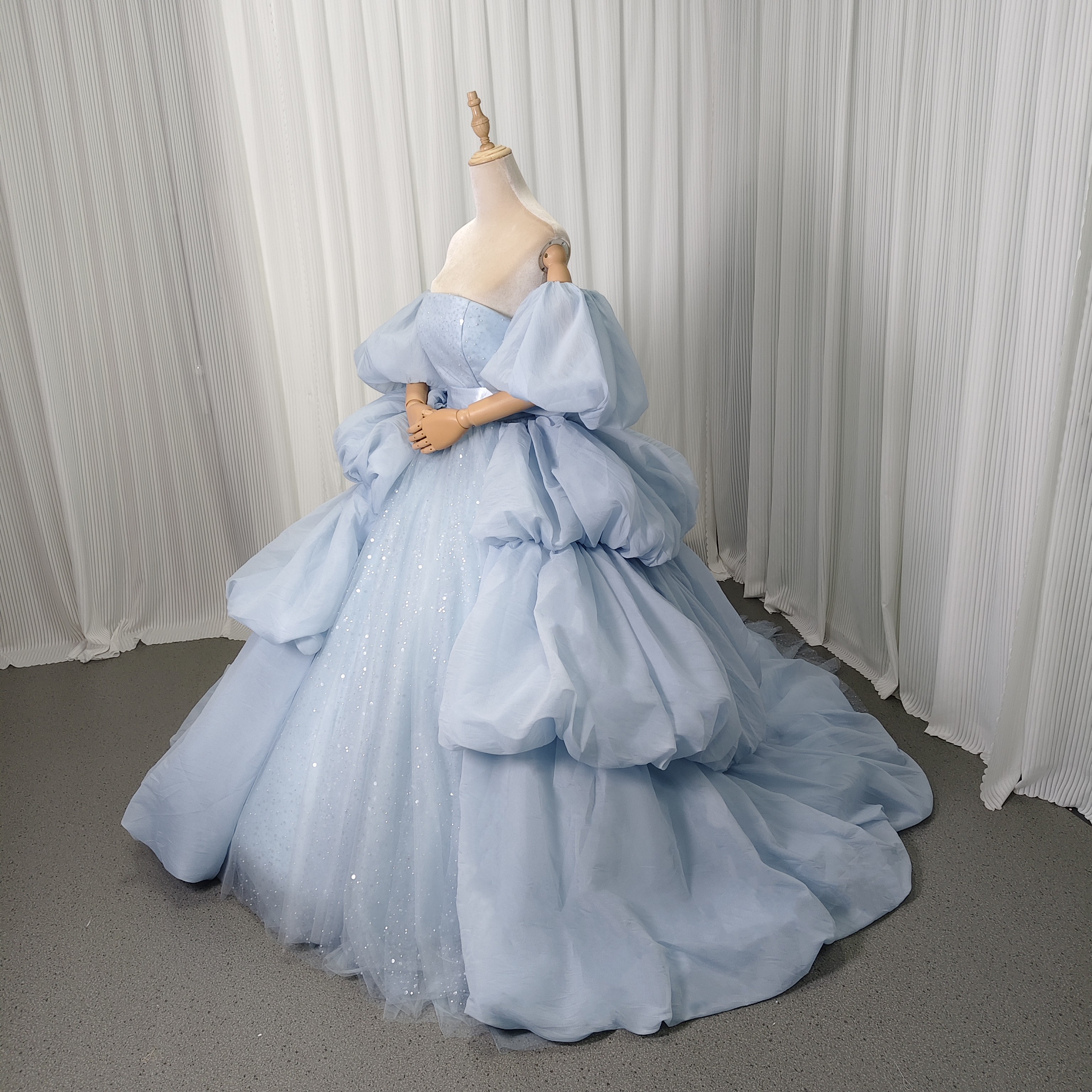 美品！カラードレス 水色 パフスリーブ ツーピース ラッフルフリル キラキラチュール リボントレーン 花嫁