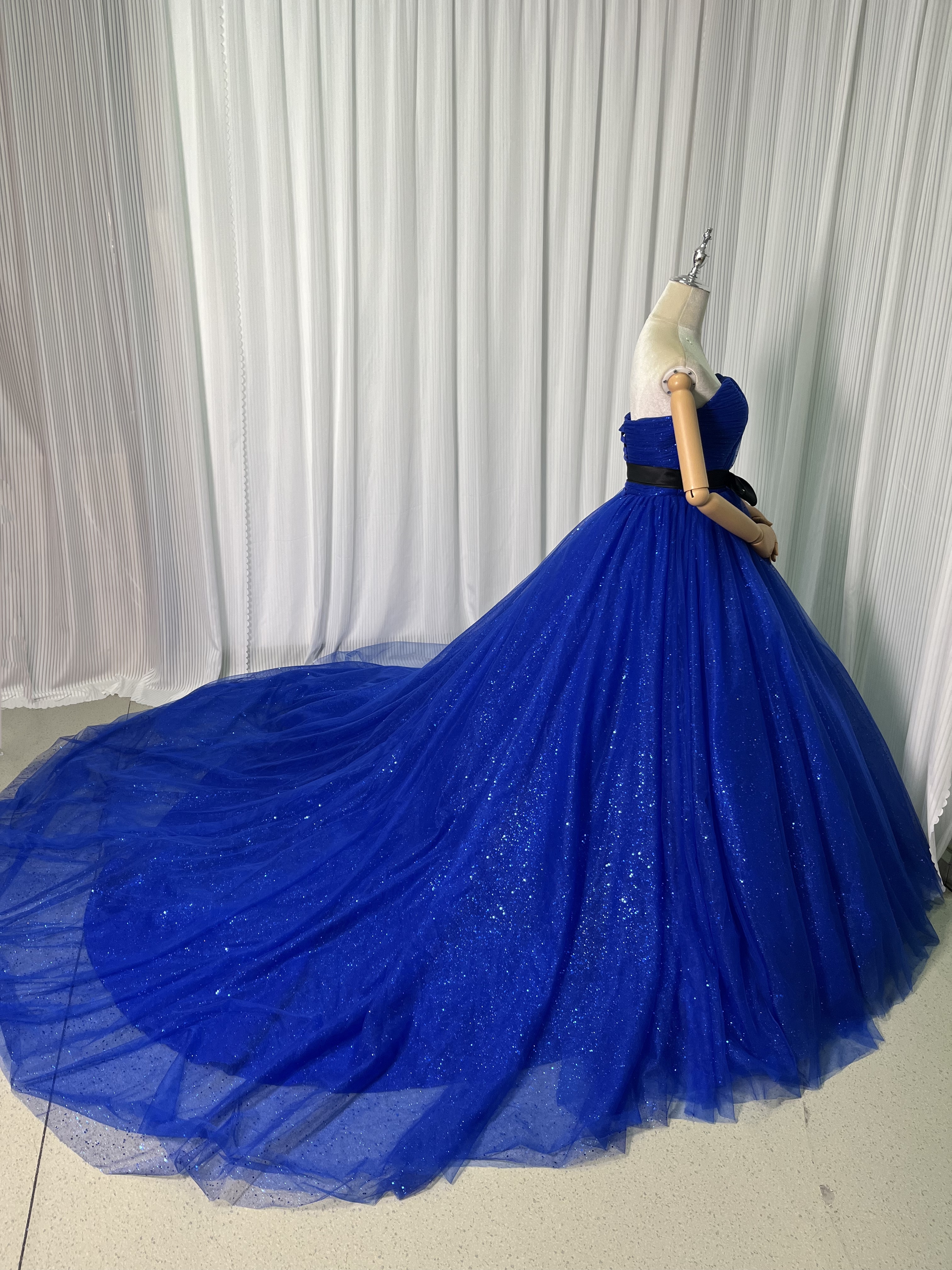 カラードレス ジュエルブルー ベアトップ キラキラチュール ベルト 編み上げ 披露宴