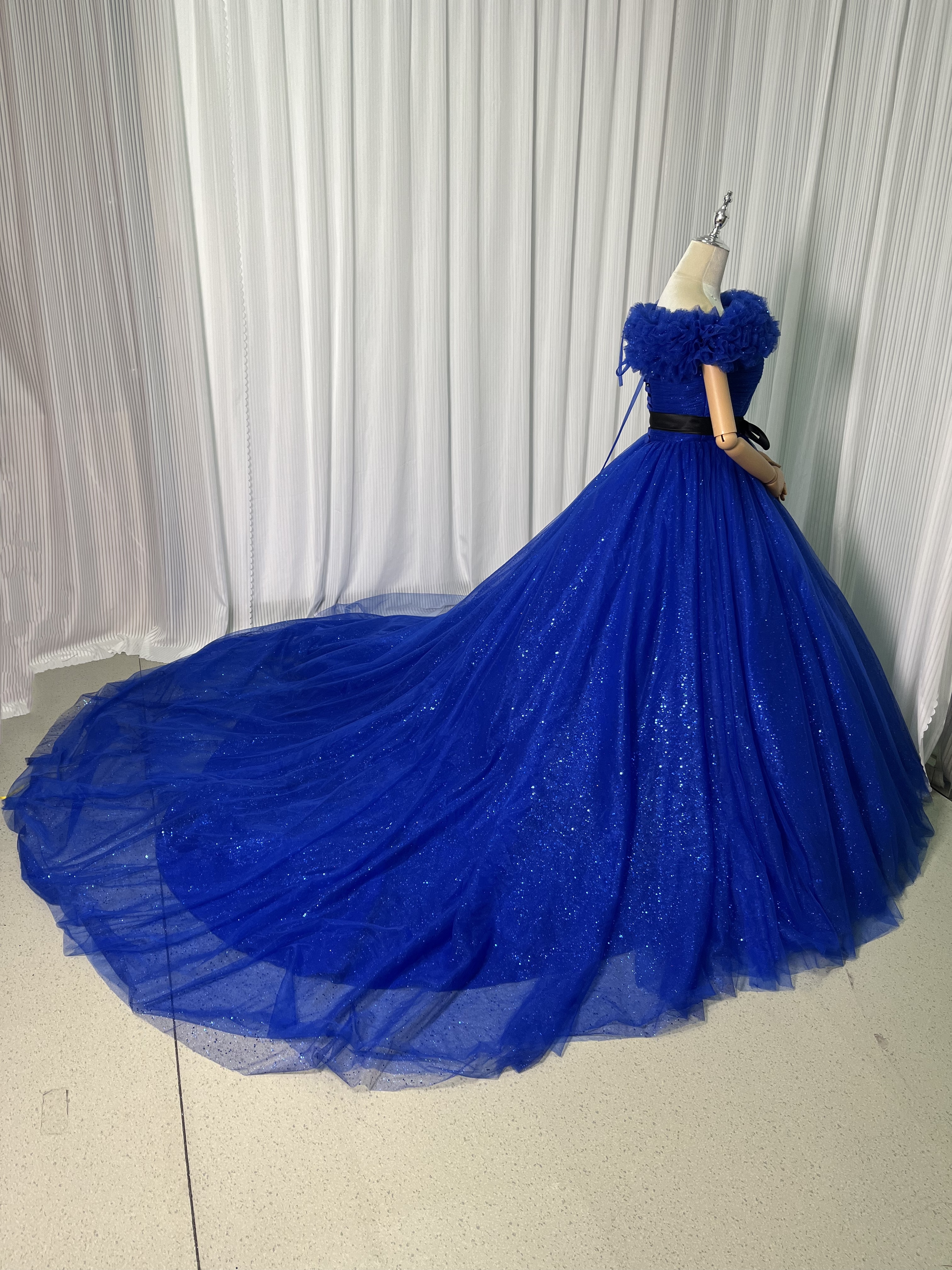 カラードレス ジュエルブルー オフショルダー キラキラチュール ベルト 編み上げ 披露宴