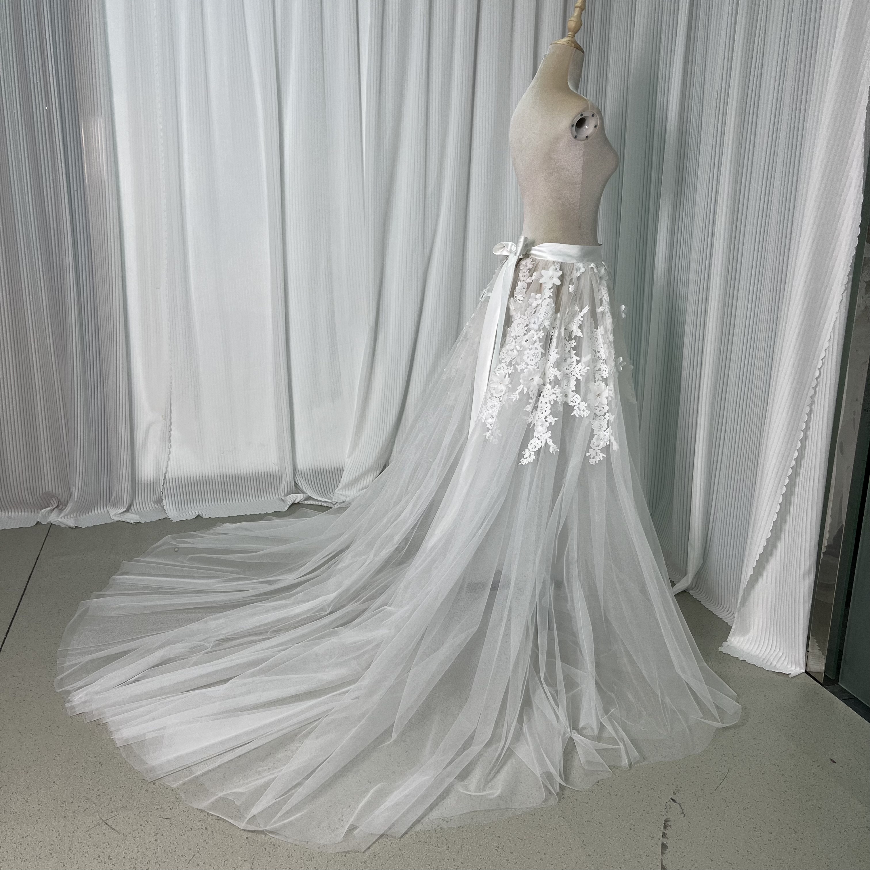 オーバースカート 3D立体レース刺繍 リボン チュールスカート 花嫁/ウェディングドレス
