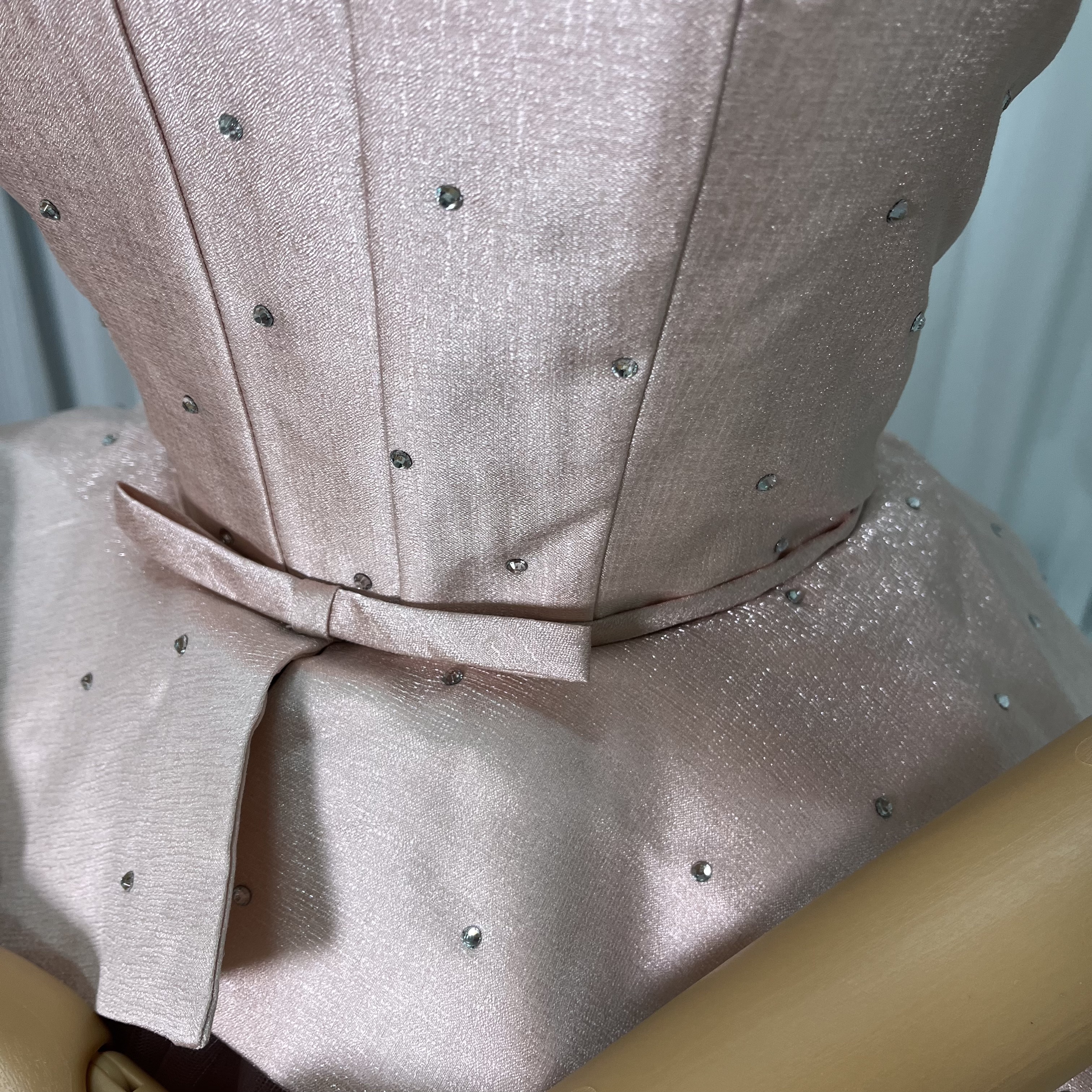 美品！オリジナルドレス ピンク カラードレス パール 編み上げ ボリュームドレス 披露宴