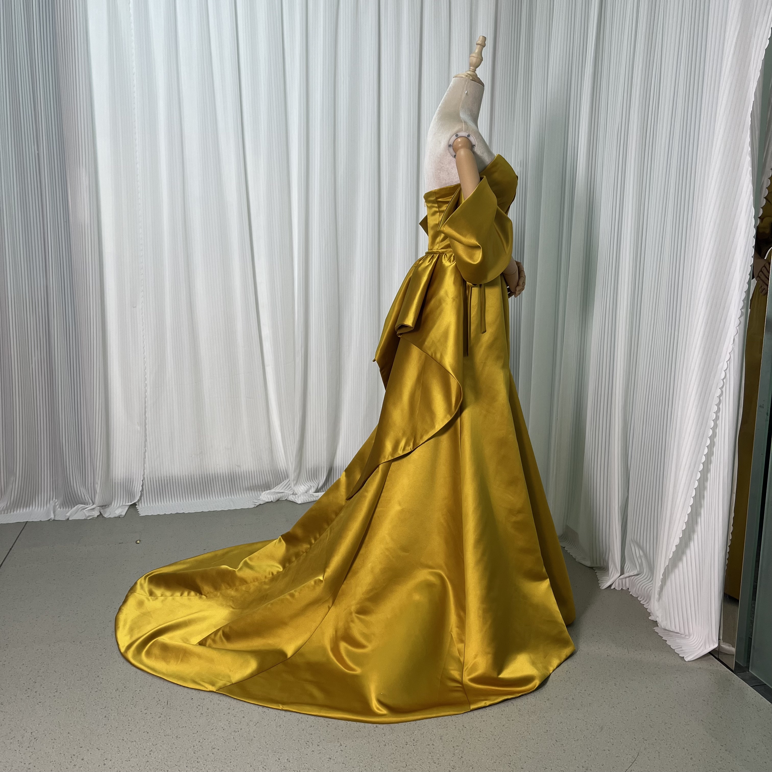 華やか カラードレス イエロー マーメイドライン ベアトップ ドロップショルダー バックリボン ファスナー 前撮り