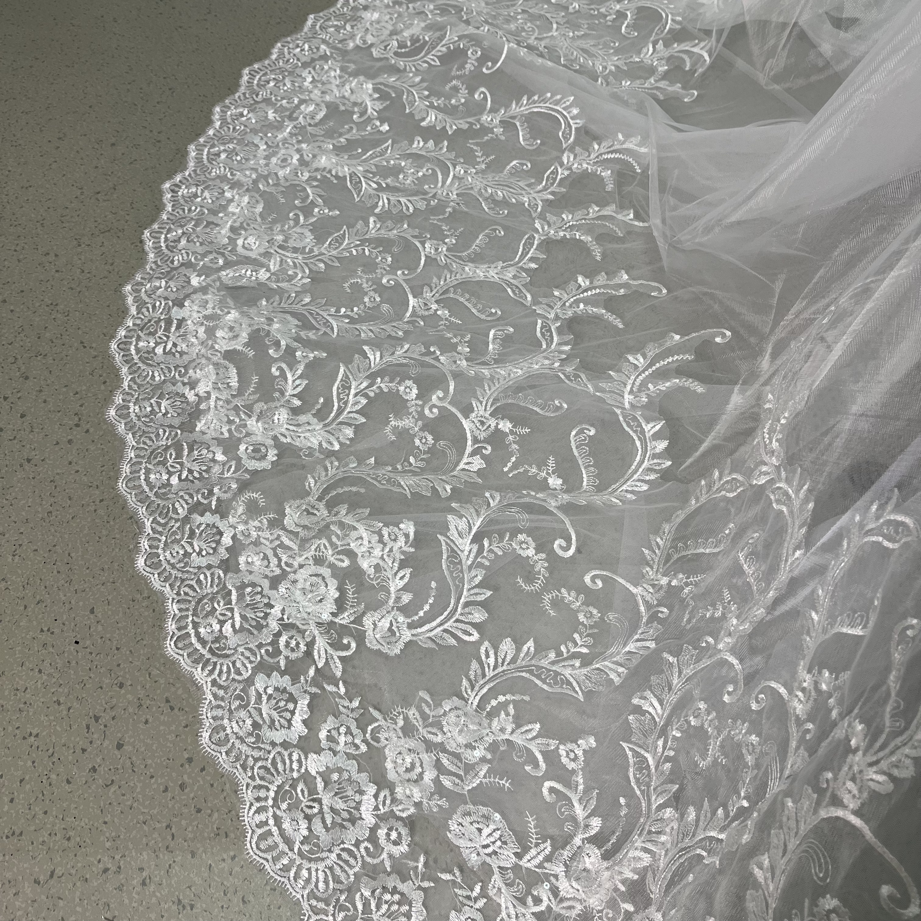 取り外しトレーン 上品レース ボリュームアップ ドレスアレンジ 結婚式 オーダー可能