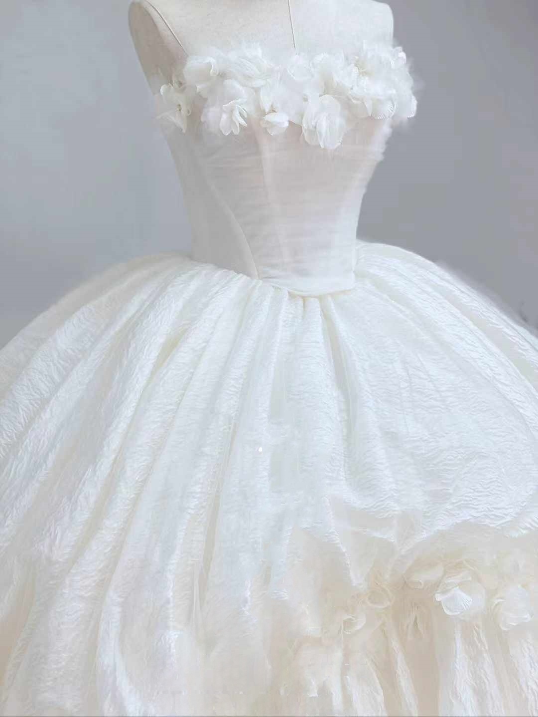 上品！ウエディングドレス プリント模様 ベアトップ フリルドレス オフホワイト プリンセスライン 花嫁