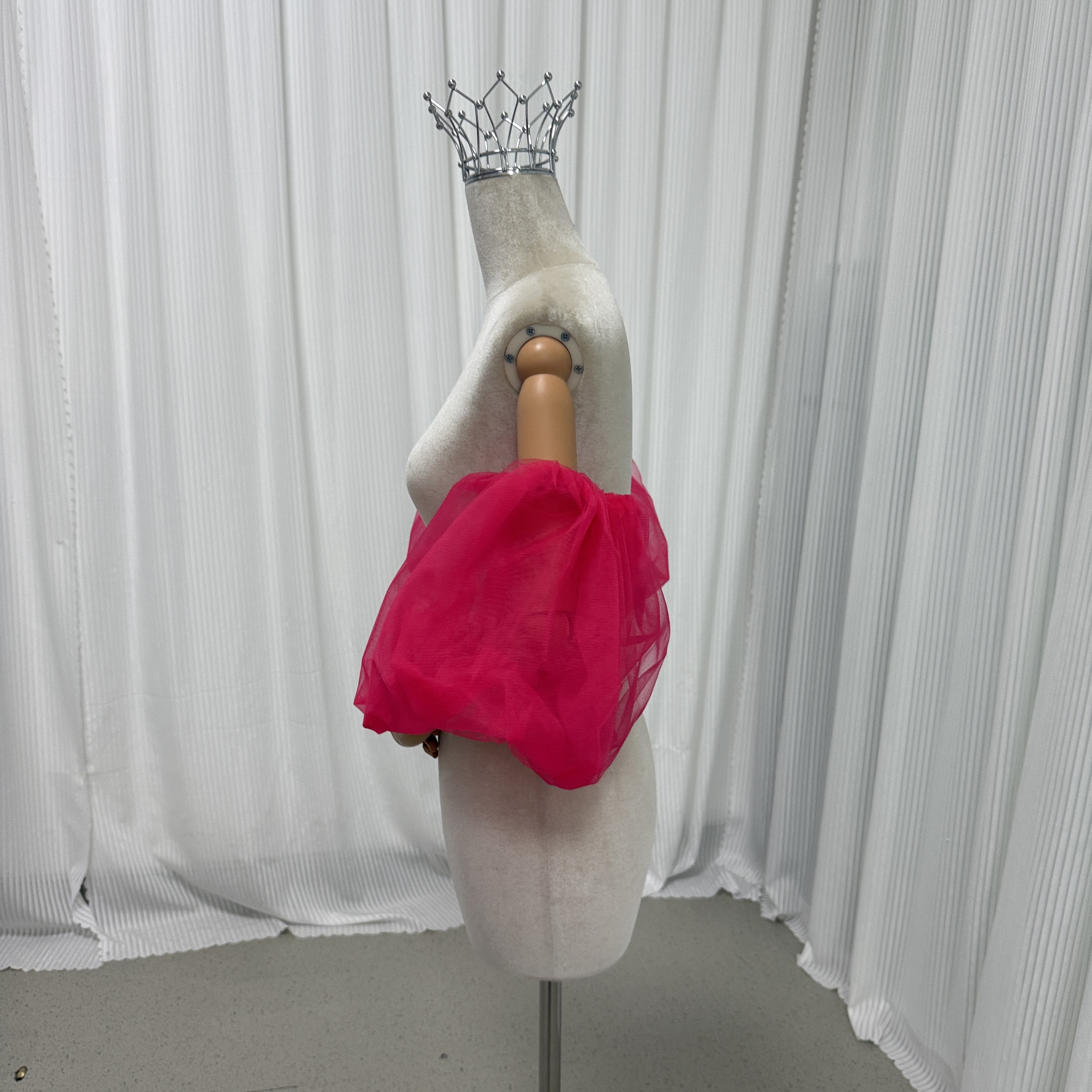 ビビッドピンク パフスリーブ ソフトチュール ストレッチ 花嫁 前撮り 可愛い