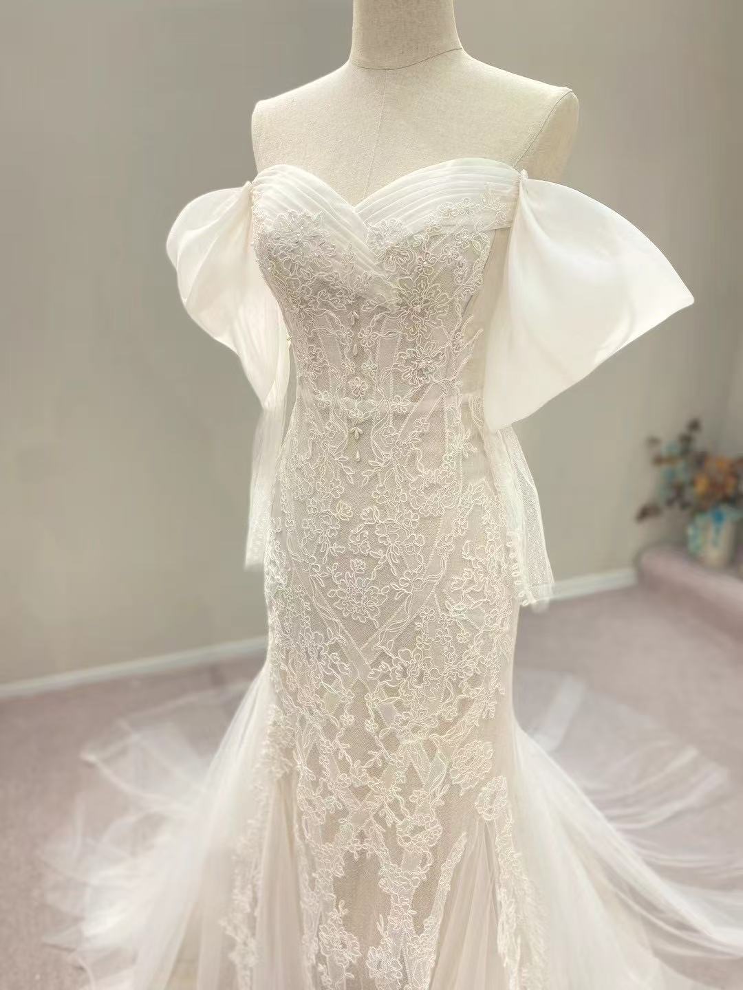 美品！ウェディングドレス 姫袖 取り外し袖 結婚式 ブライダル スレンダーライン 拳式/前撮り