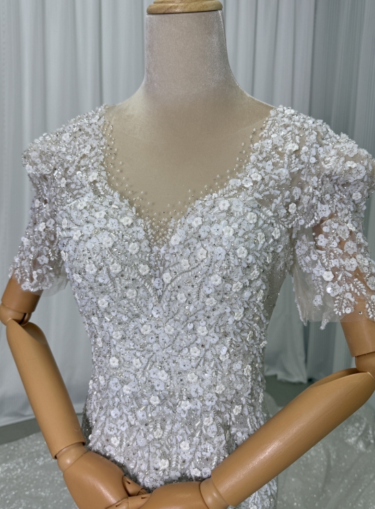 フランス風 ウエディングドレス Vネック 短袖 ビジュー キラキラチュール マーメイドライン ロングトレーン 結婚式