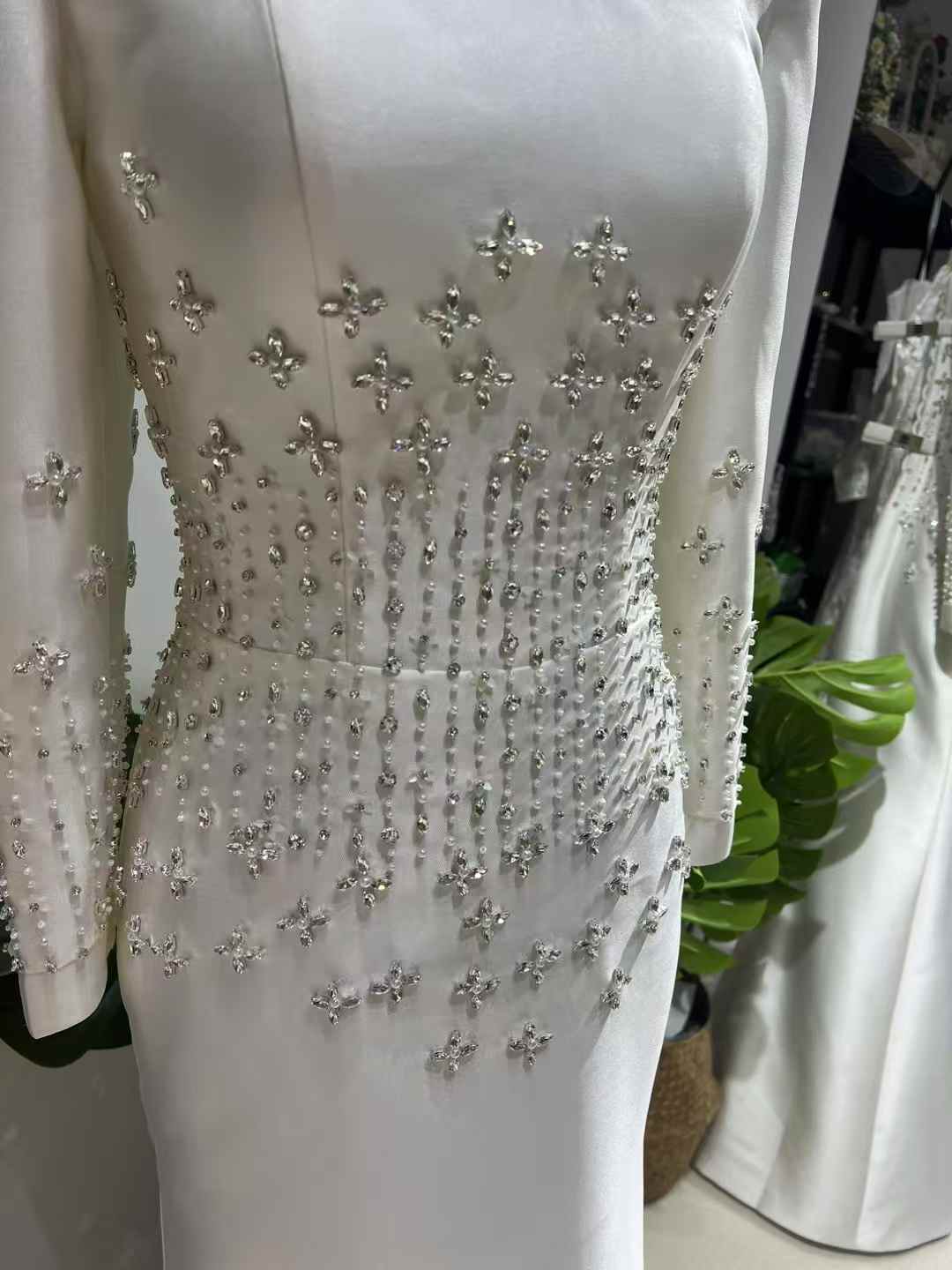 ウェディングドレス ビジュー オフショルダー ソフトマーメイドライン ロングスリーブ ロング 結婚式