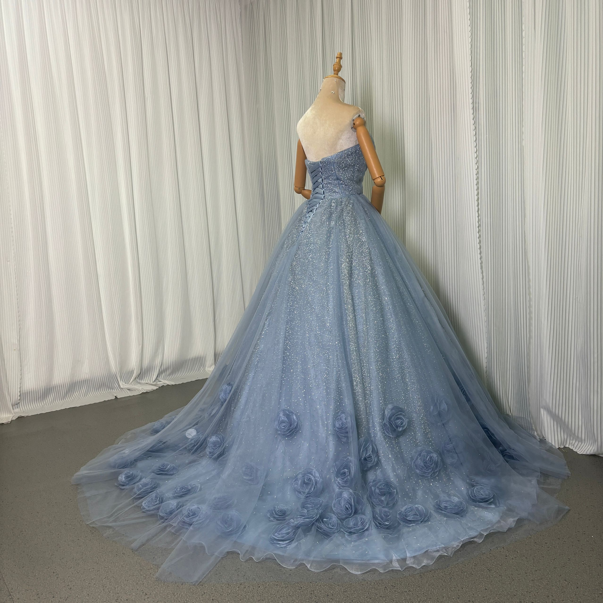 カラードレス ブルー ベアトップ シークインチュール 花モチーフ 編み上げ 花嫁