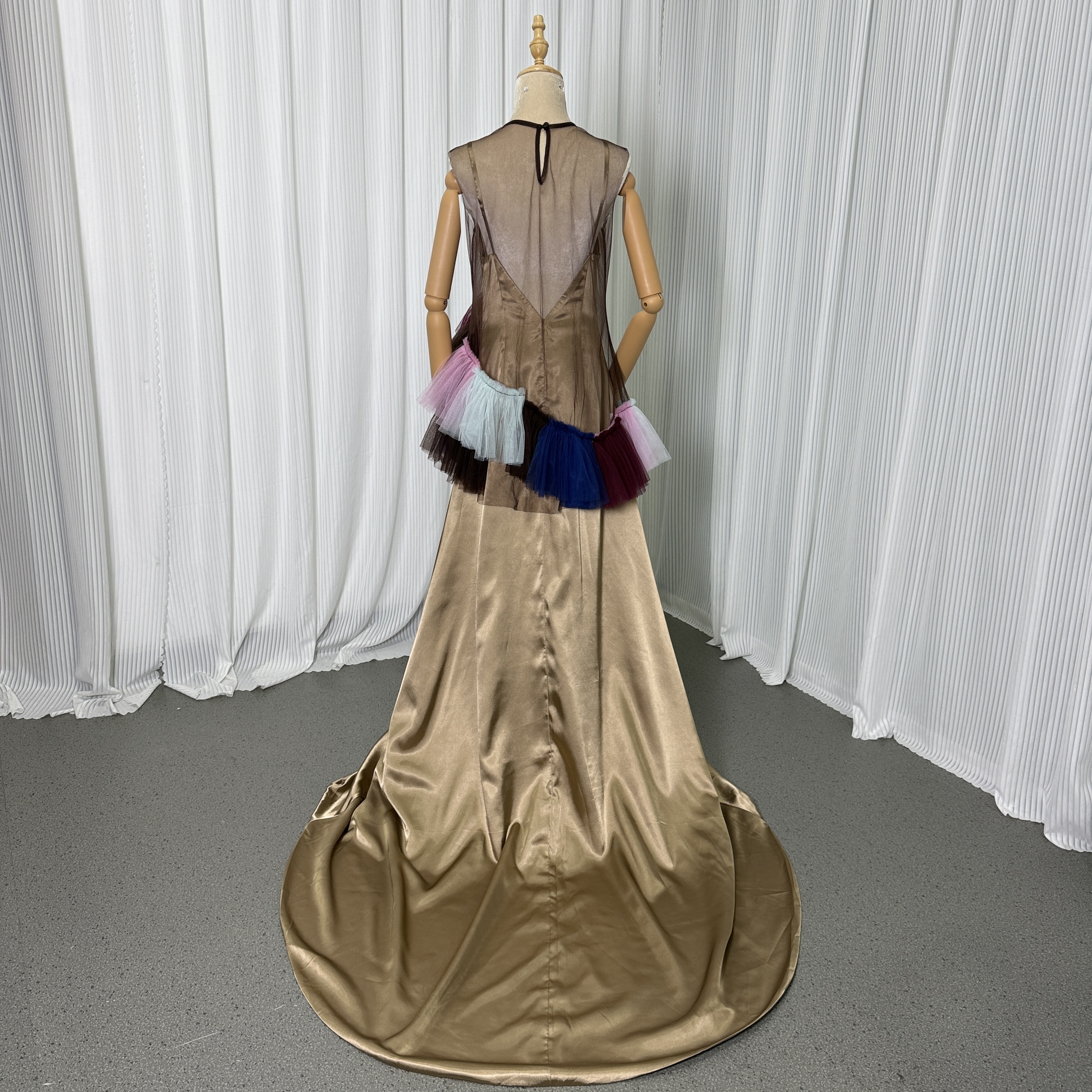 パーティードレス カーキ色 ツーピース キャミソール+トップス 虹色 绮丽な 優しい 前撮り 二次会