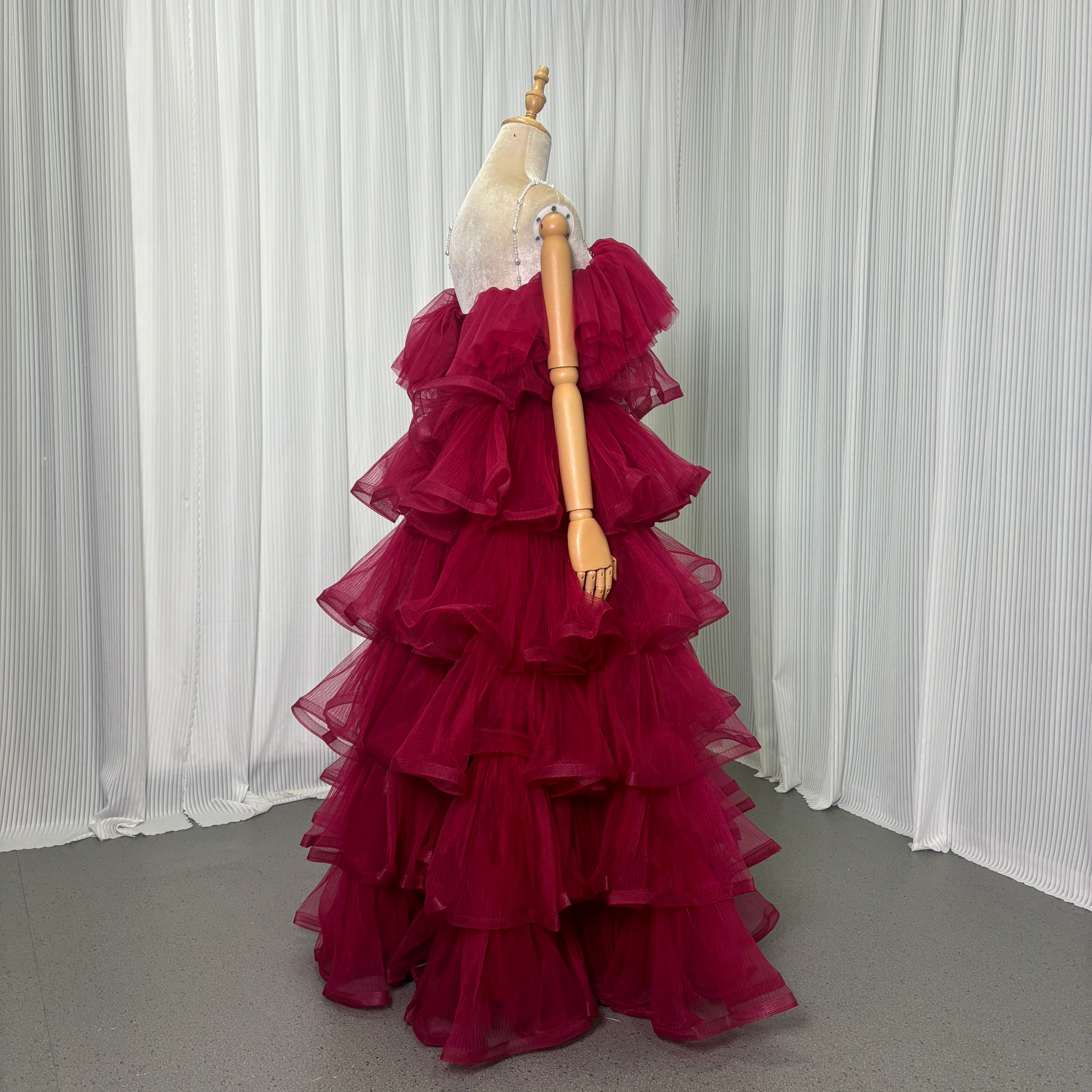 カラードレス ボルドー色 ビーズキャミソール ティアードのドレス ロング ラッフルフリル 前撮り 二次会