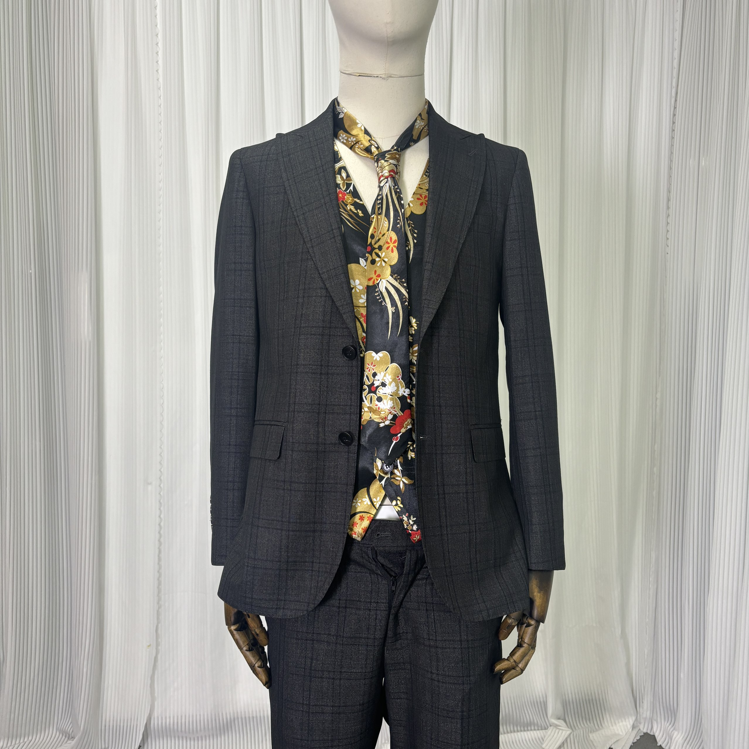 実例写真！タキシード ブラック ジャケット、ベスト、パンツの3点セット ネックタイ 新郎衣装