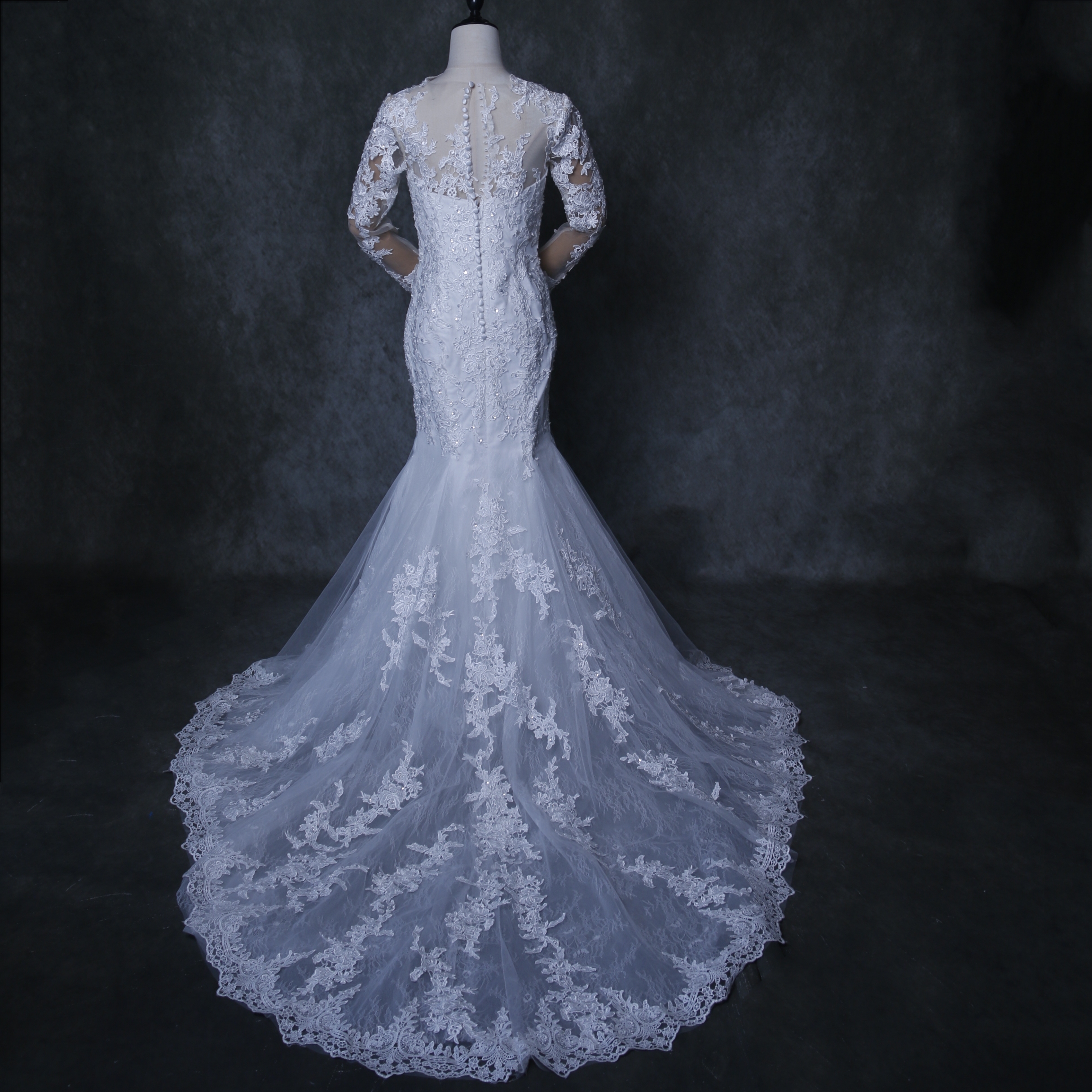 美品！ウエディングドレス マーメイドライン 繊細総レース 長袖 結婚式/披露宴 華やかなトレーン