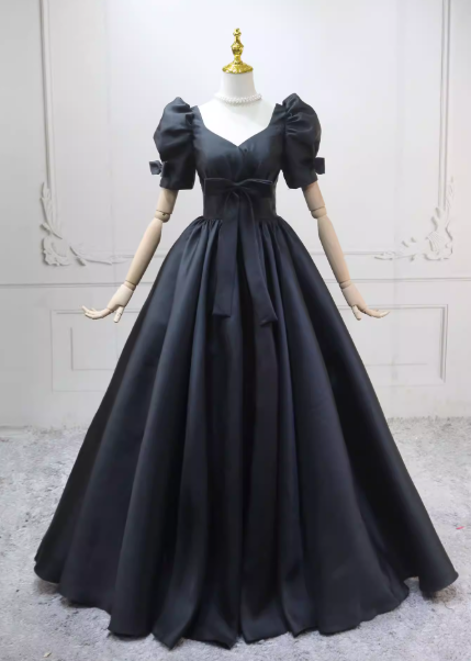パーティードレス ブラック パフスリーブ リボン 細見えシルエット 光沢サテン 編み上げ ロング 披露宴