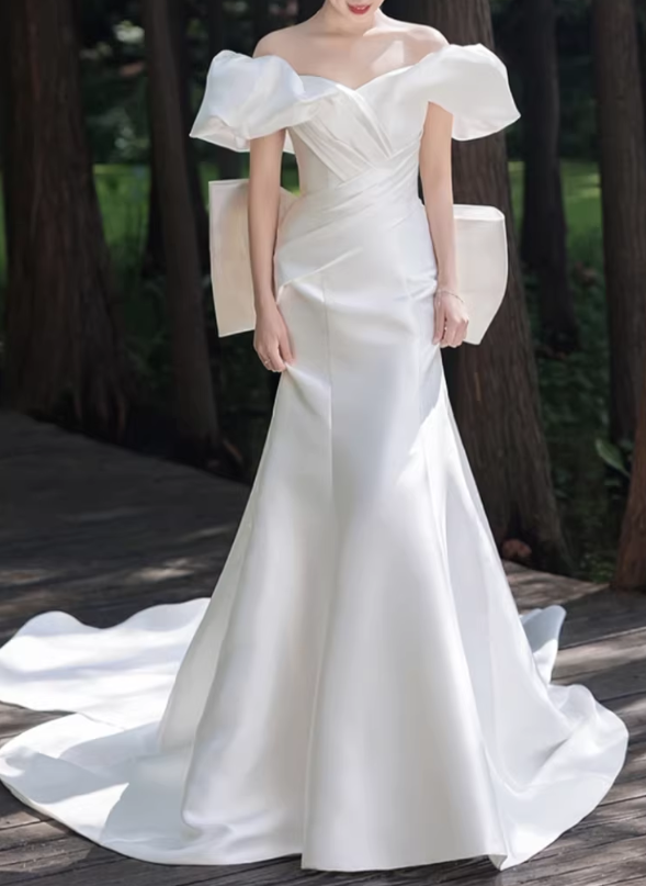 ウエディングドレス オフショルダー マーメイドライン 豪華なバックリボン ロイヤルサテン 結婚式