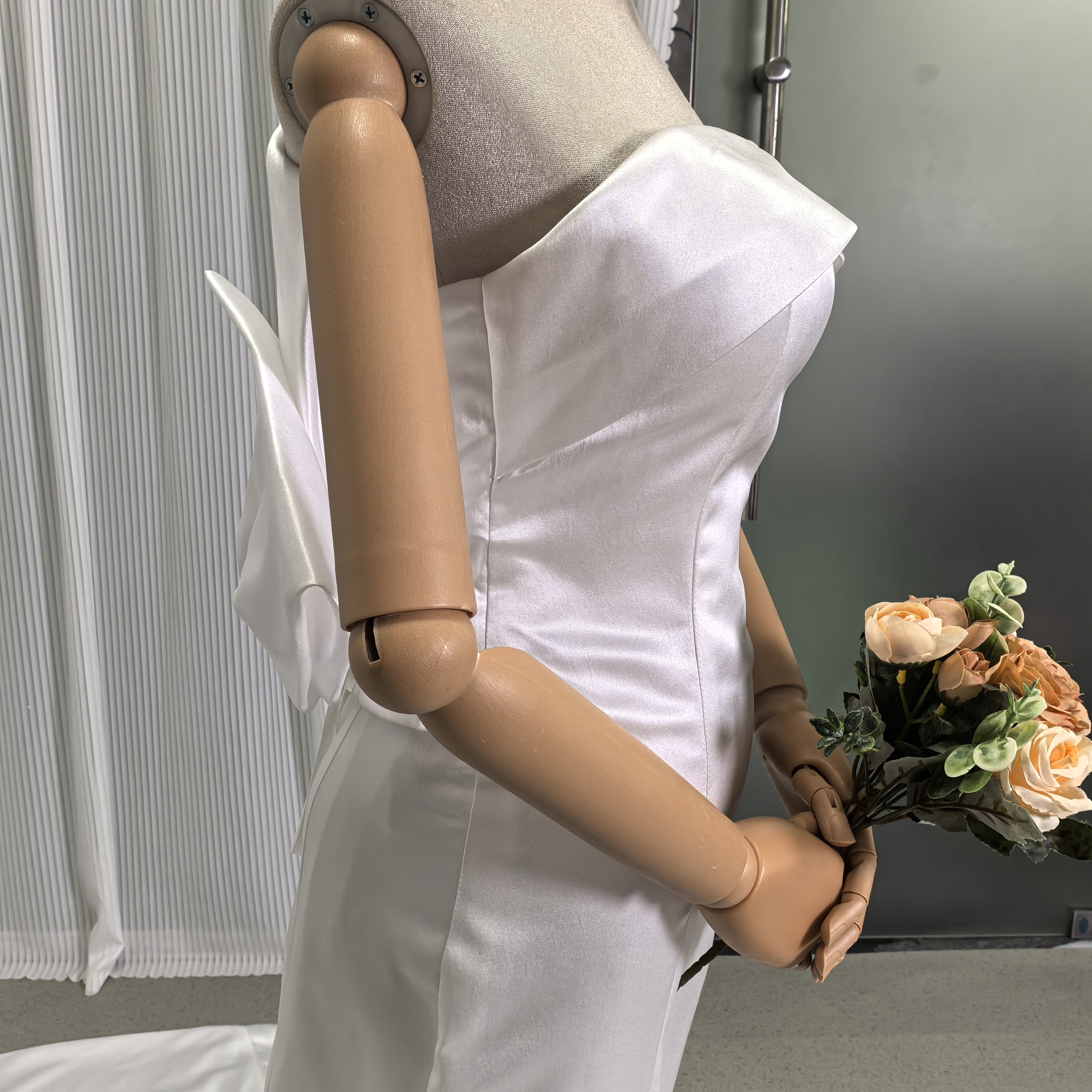 ウェディングドレス ベアトップ マーメイドライン リボン デザイン感 編み上げ 結婚式