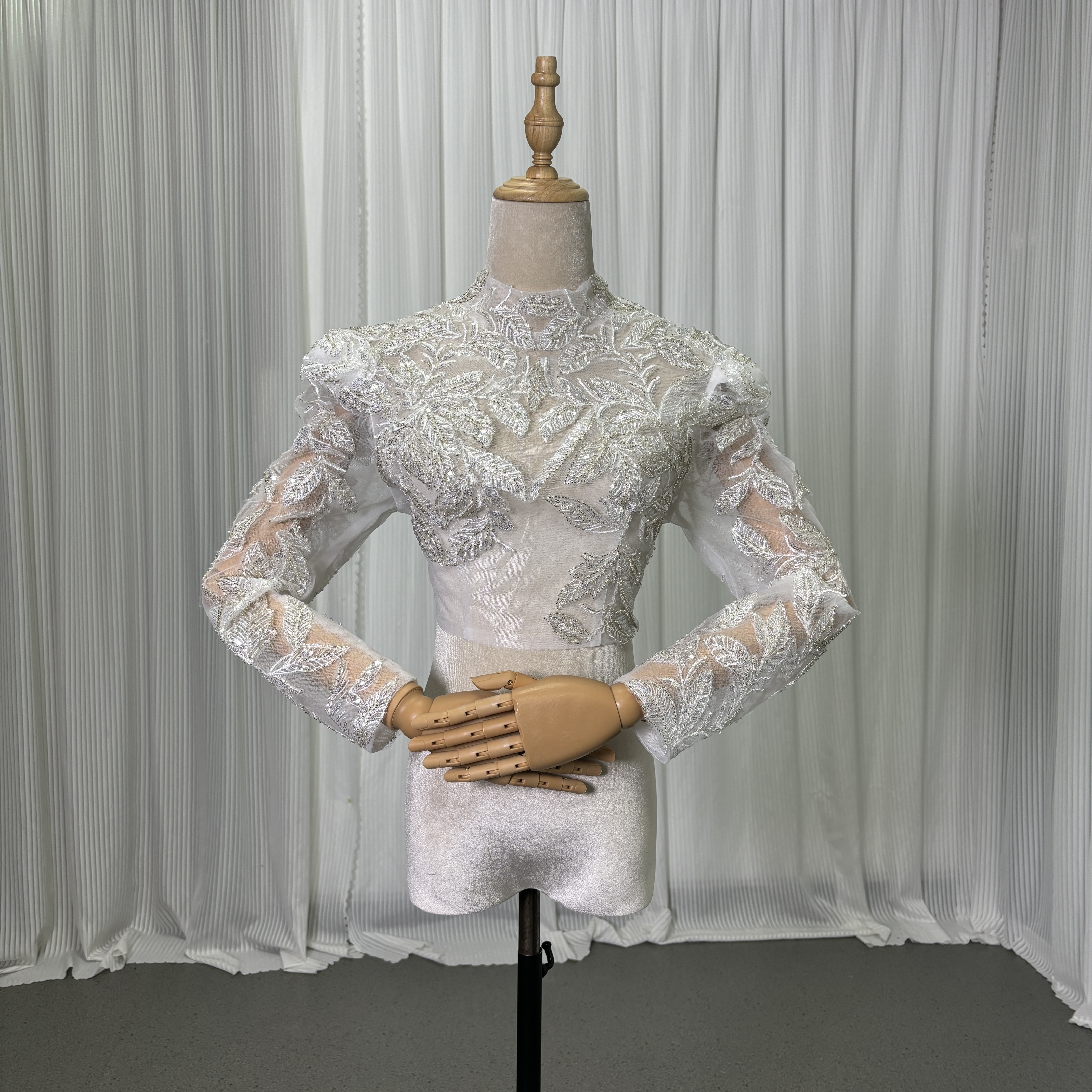 ボレロ キラキラスパンコール リーフ刺繍 長袖 背中見せ 可愛い 花嫁/ウェディングドレス