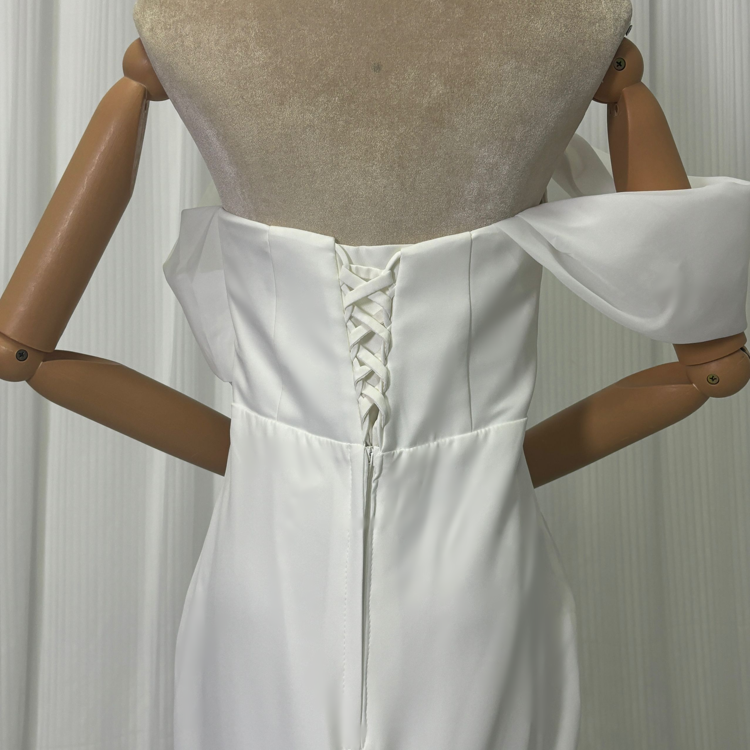 ウェディングドレス ワンショルダー オーガンジー デザイン感 クレープ生地 優雅なシルエット 披露宴