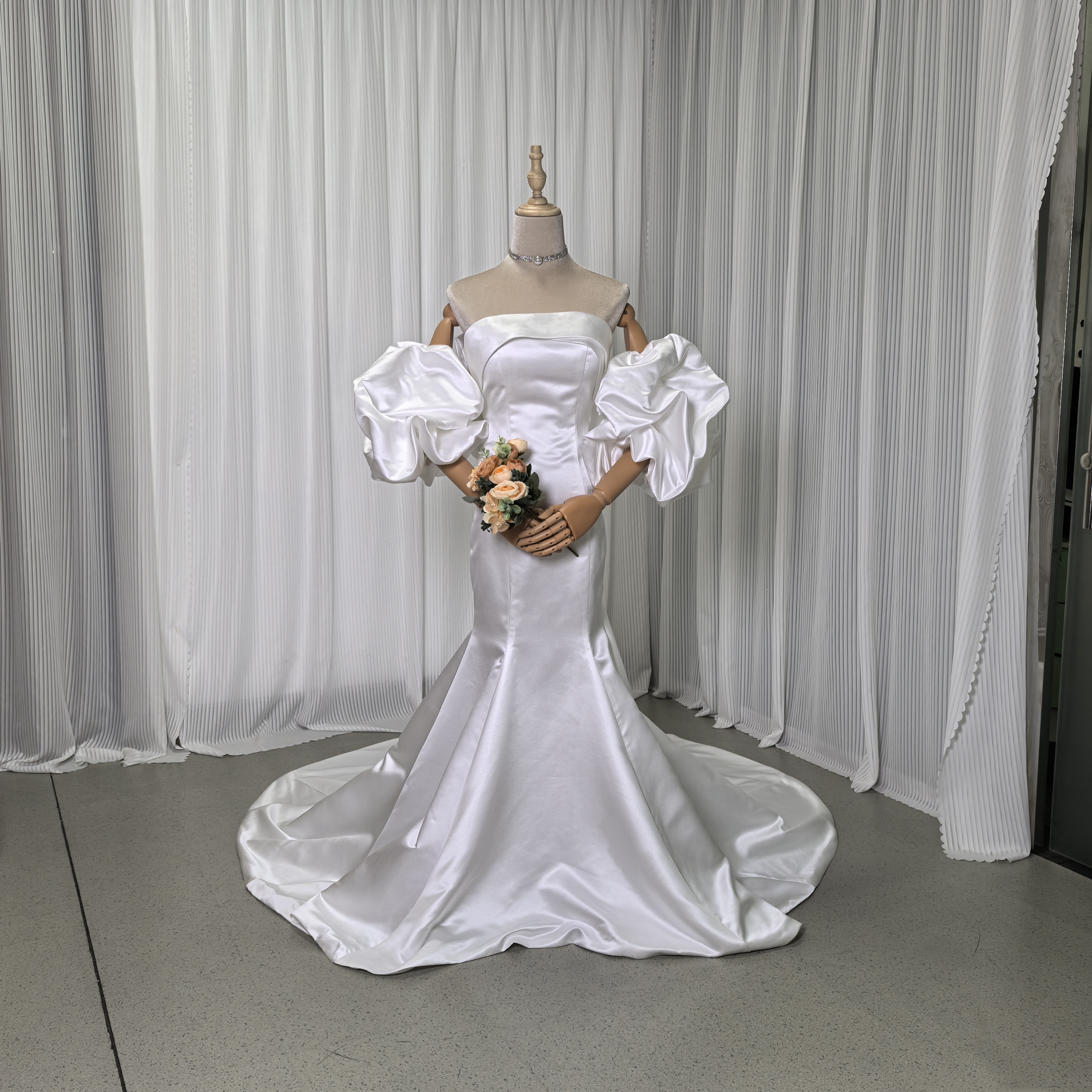 ウェディングドレス ベアトップ パフスリーブ マーメイドライン リボン デザイン感 編み上げ 結婚式