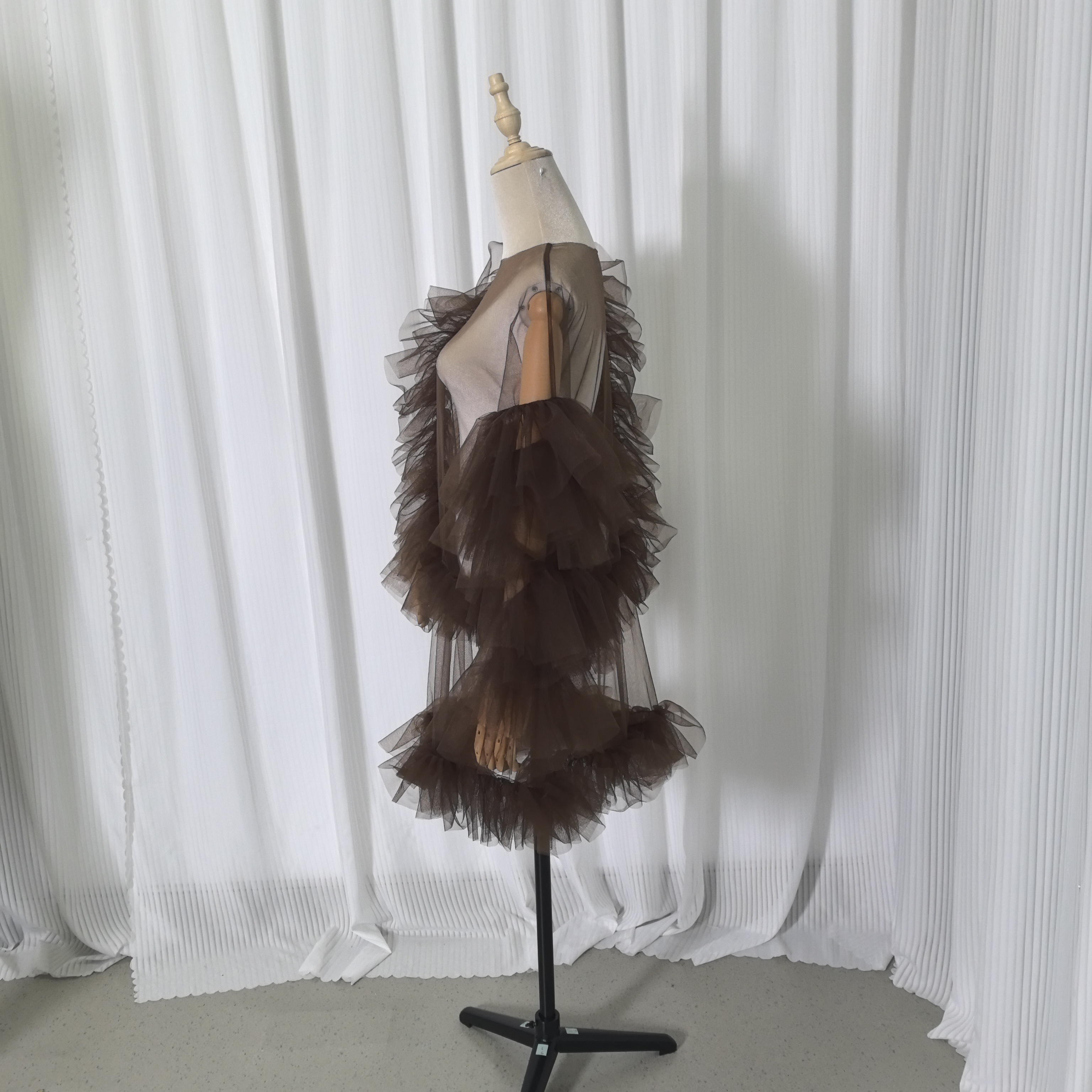 トップス コーヒーの色 フリル袖 デザイン感 ソフトチュール 色直し 妊婦 前撮り