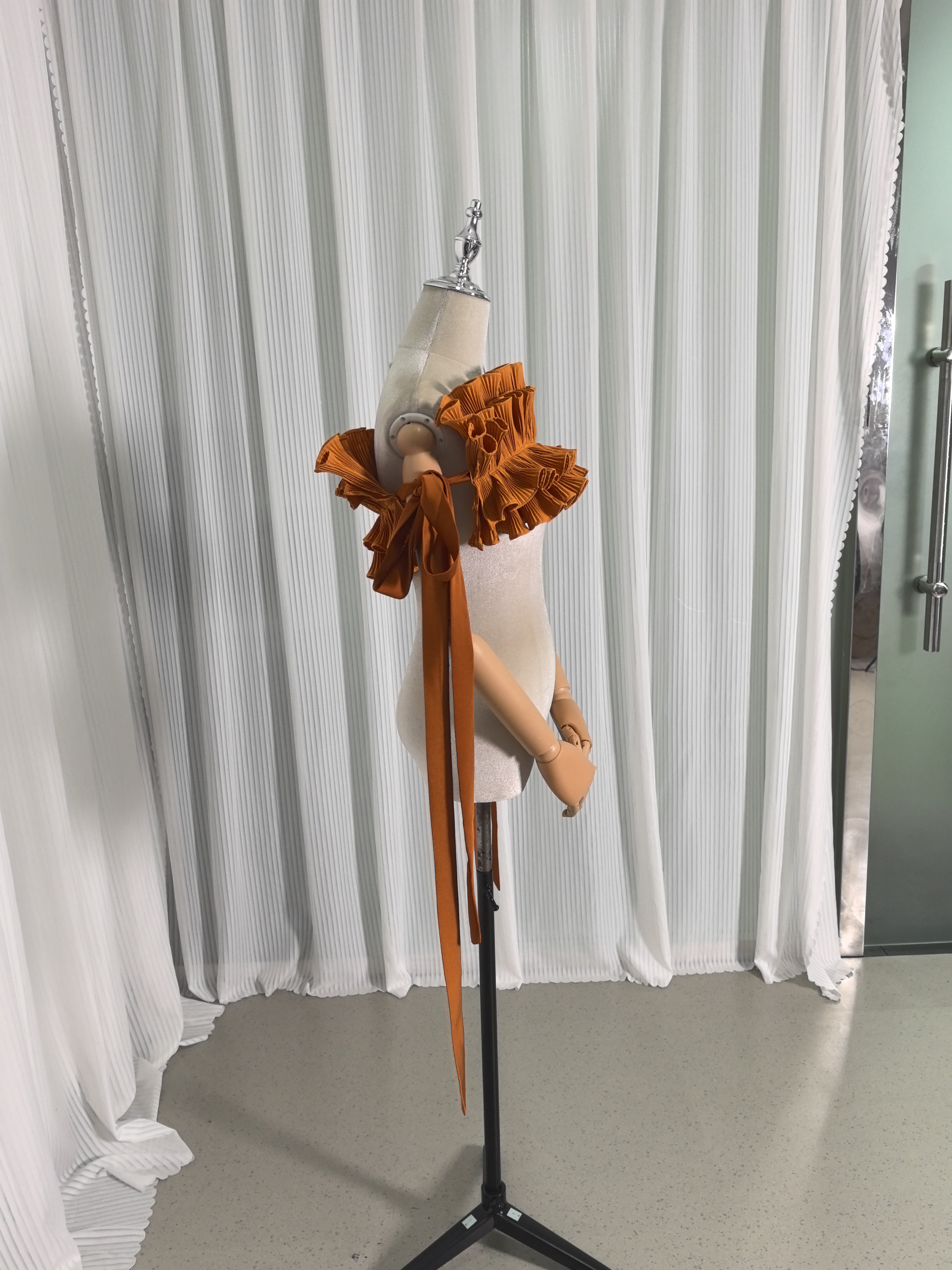 取り外しオフショルダーテラコッタ色 リボン 可愛い プリンセスライン デザイン感 花嫁