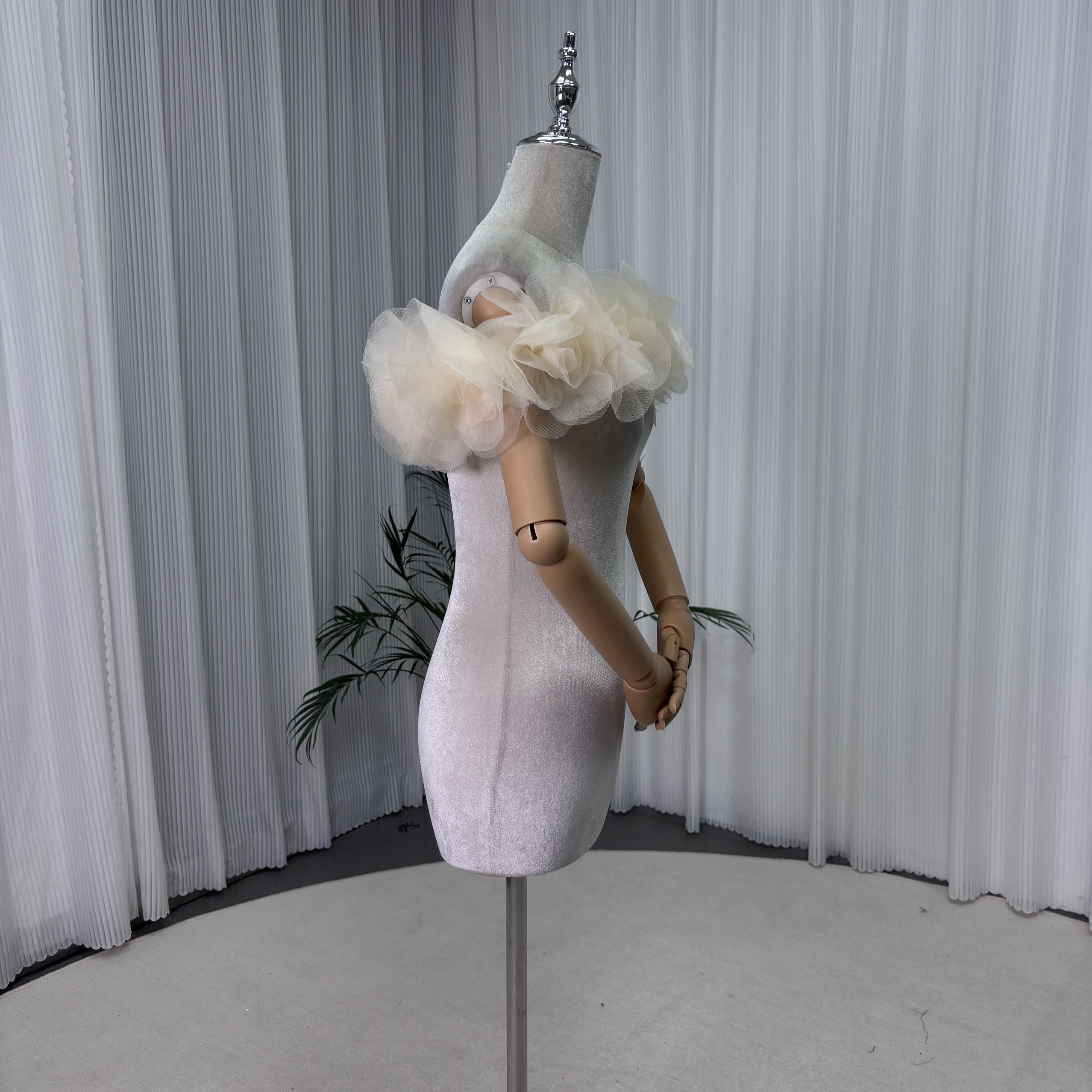 美品！シャンパン色 取り外しオフショルダー バラトレーン ストレッチ トレンド人気 花嫁