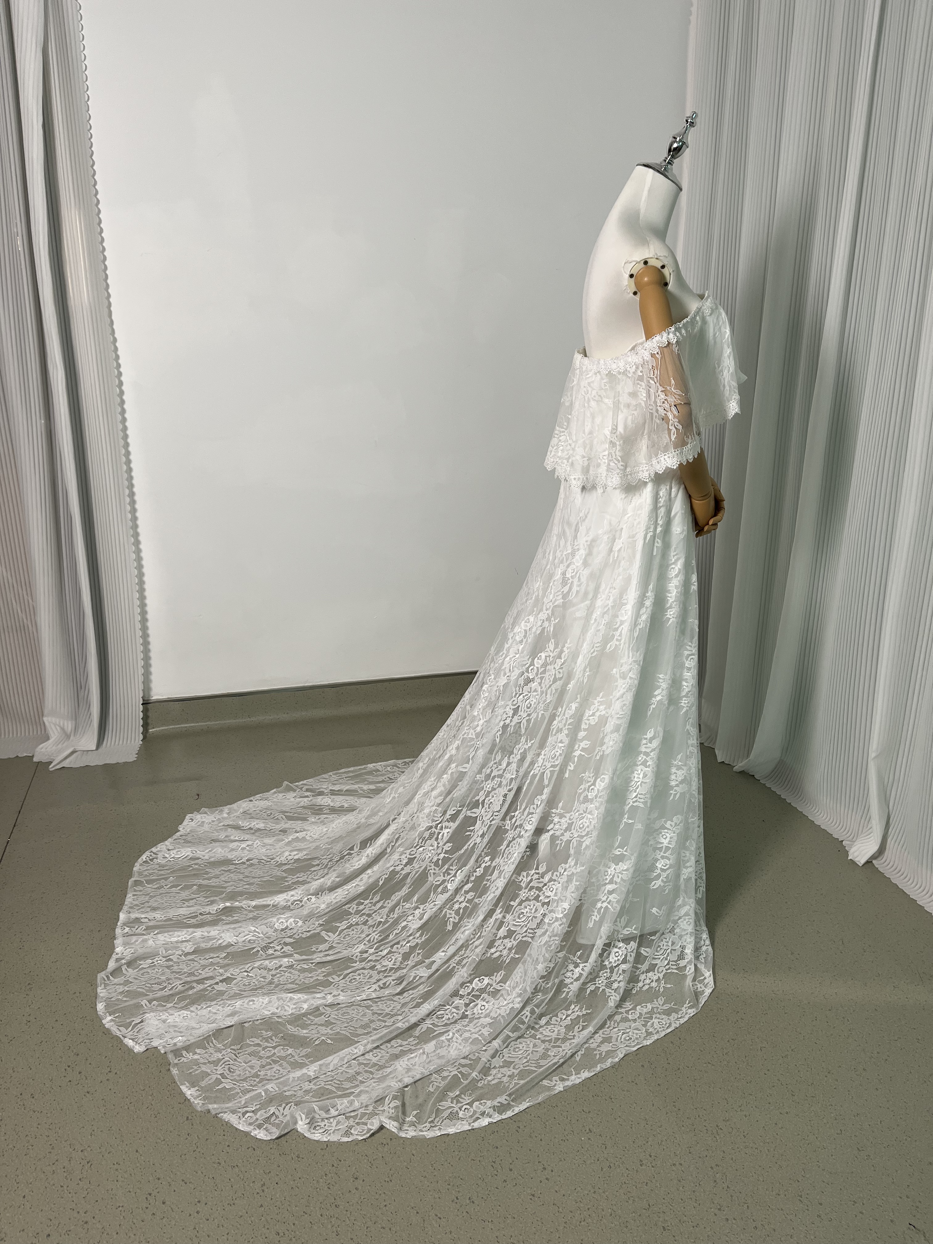 フランス風 ウエディングドレス オフショルダー 贅沢な総レース ファスナー 可愛い 披露宴