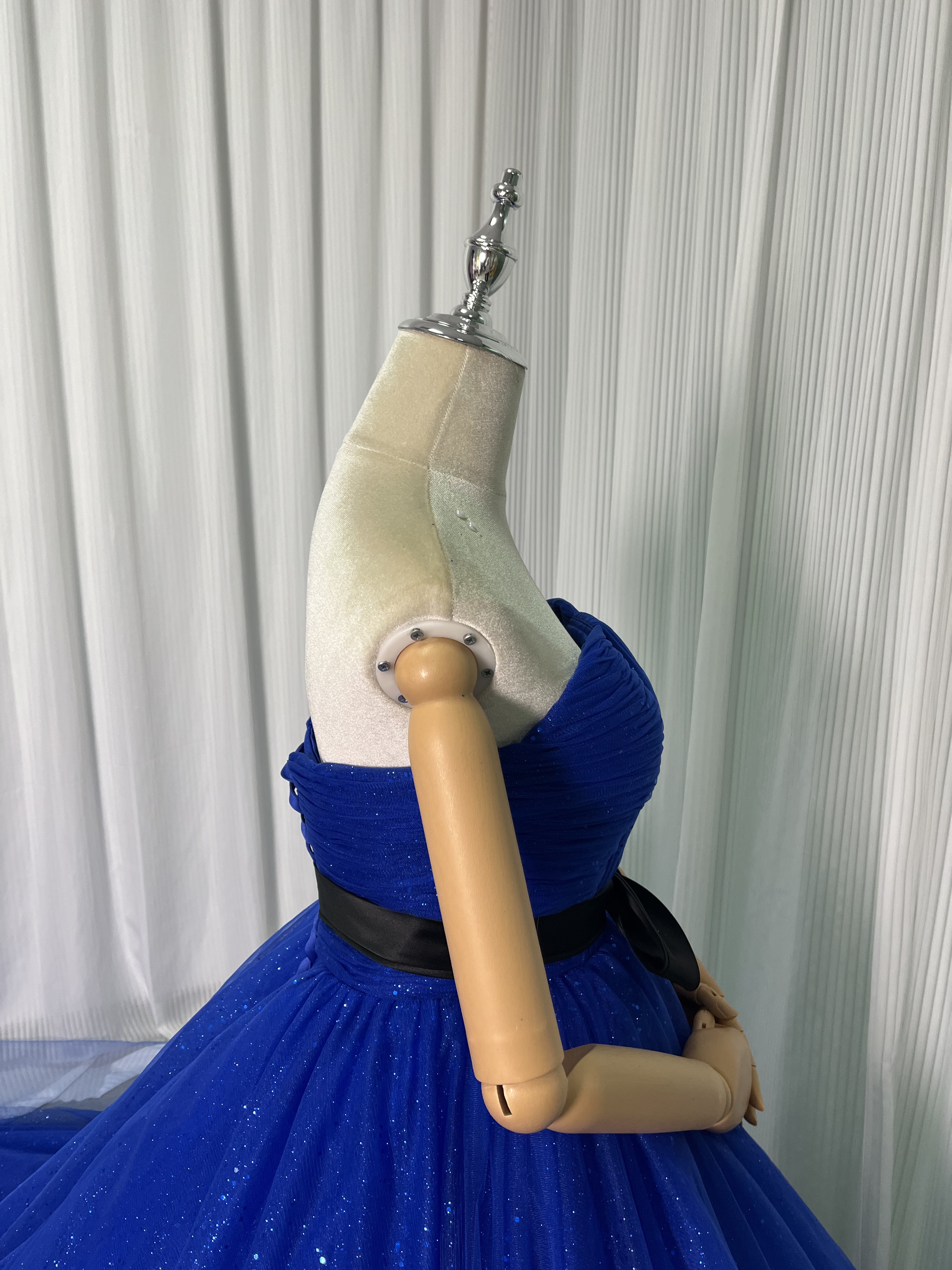 カラードレス ジュエルブルー ベアトップ キラキラチュール ベルト 編み上げ 披露宴