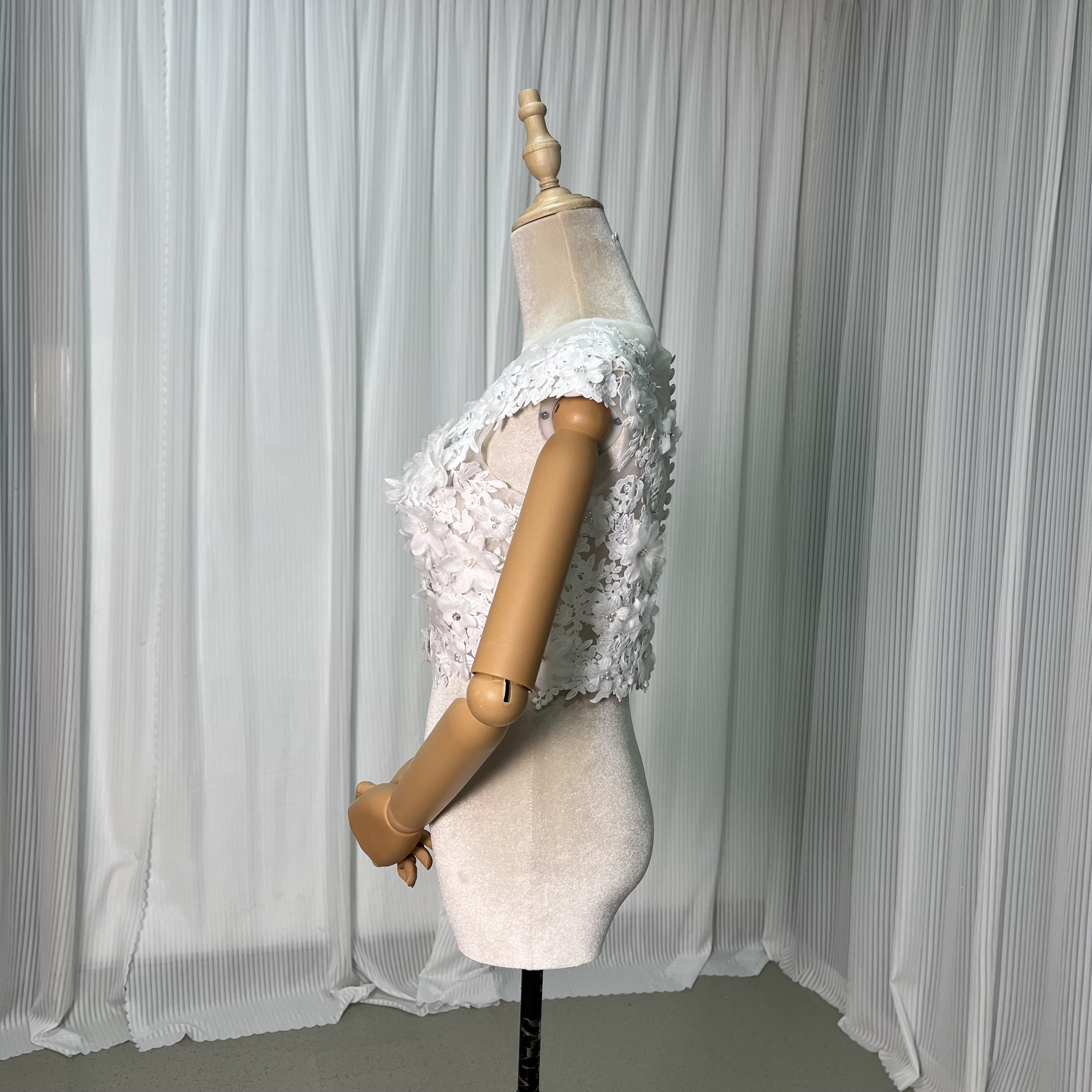 ボレロ 花モチーフ くるみボタン 3D立体レース刺繍 結婚式 可愛い 花嫁