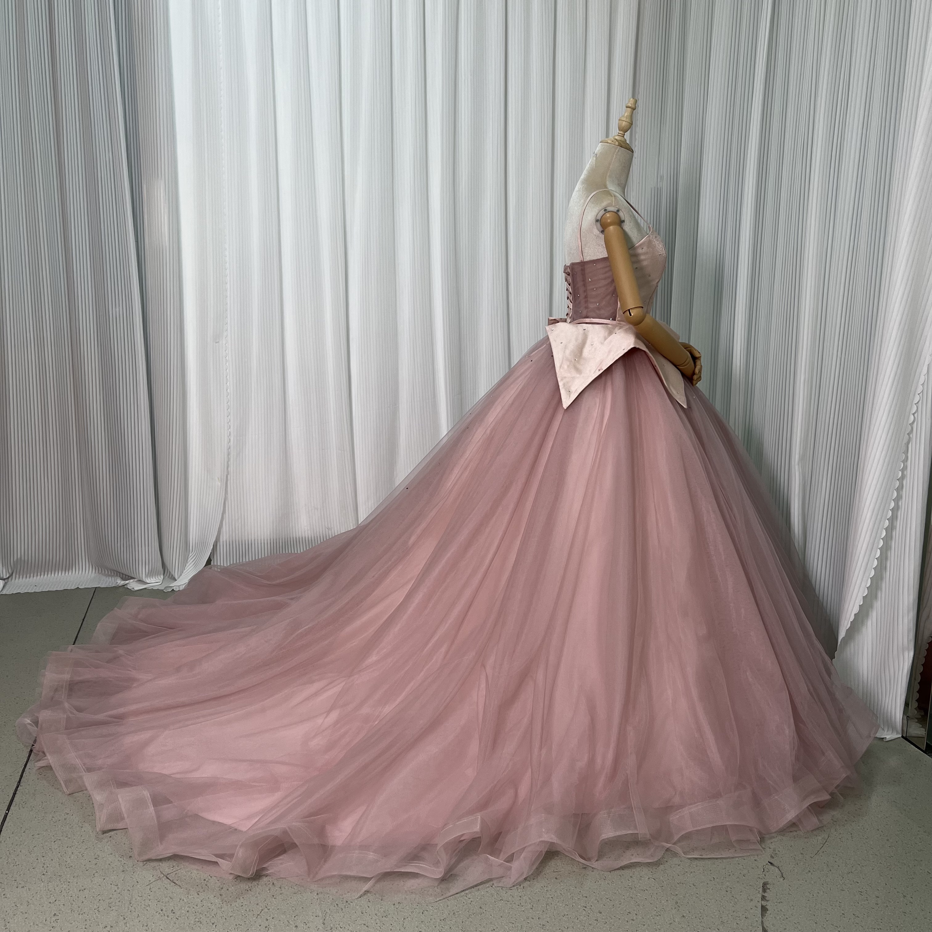 美品！オリジナルドレス ピンク カラードレス パール 編み上げ ボリュームドレス 披露宴