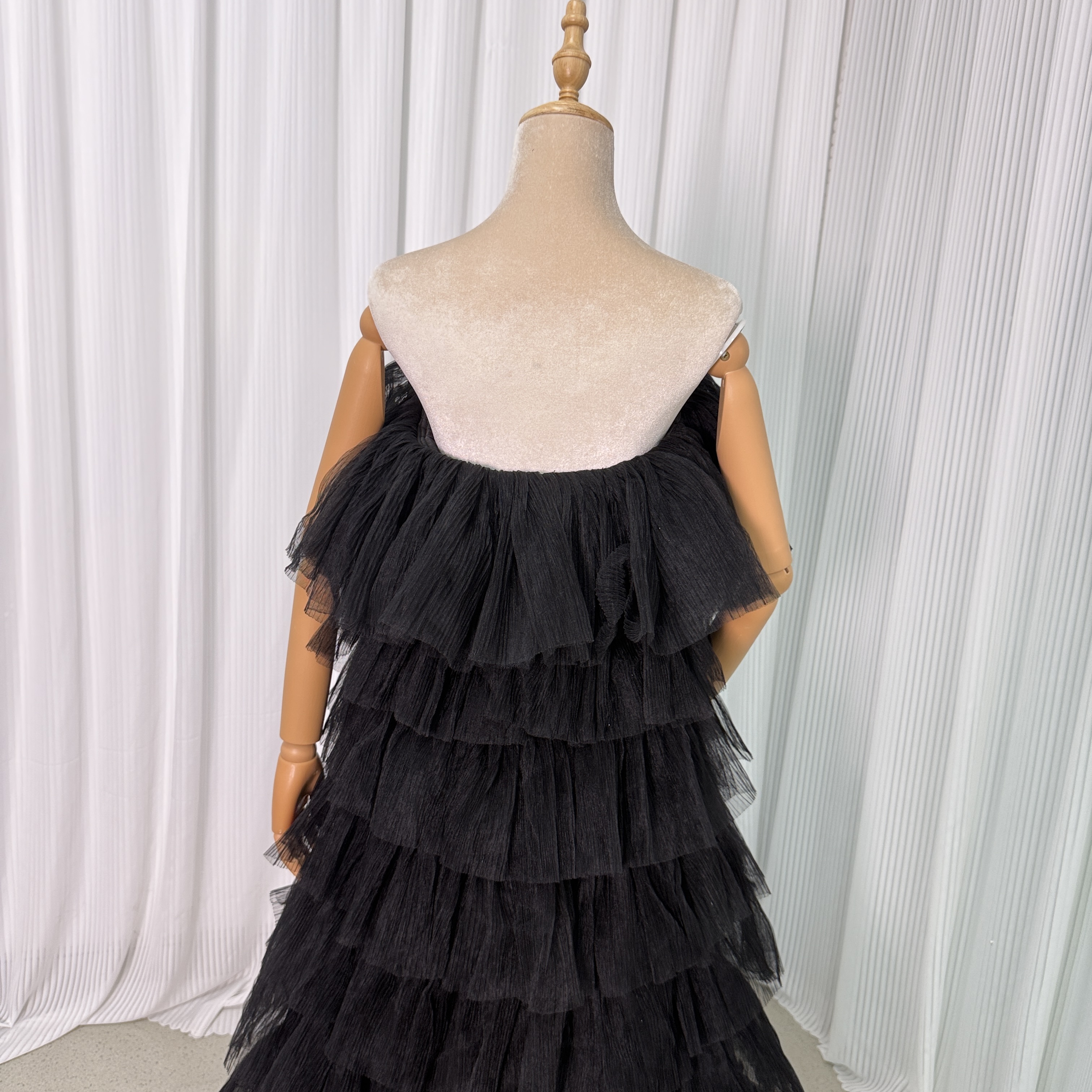 パーティードレス ブラック ベアトップ 柔らかく重ねたチュールスカート 可愛い 前撮り