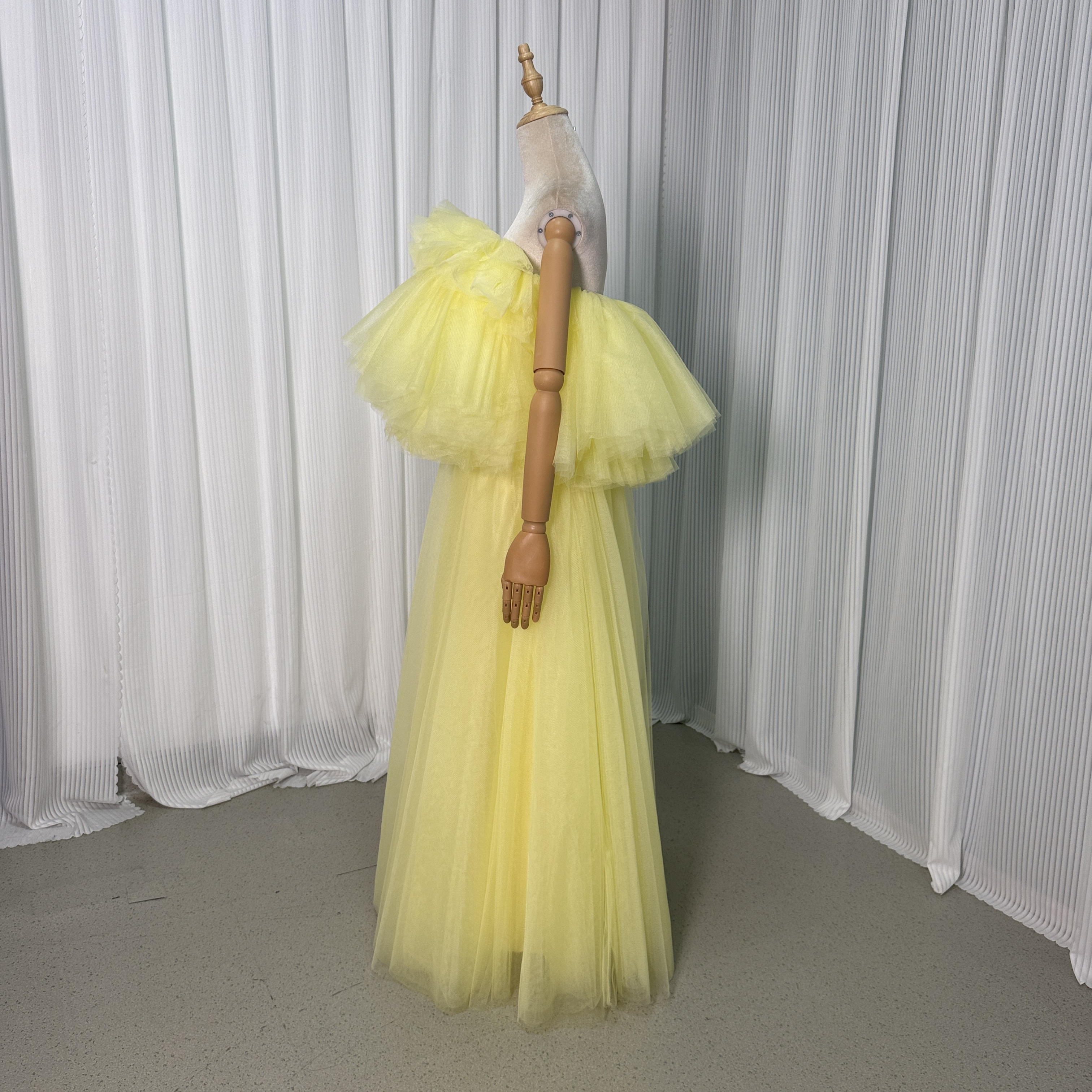 カラードレス イエロー ベアトップ ソフトチュール ボリュームドレス 音楽会/発表会など