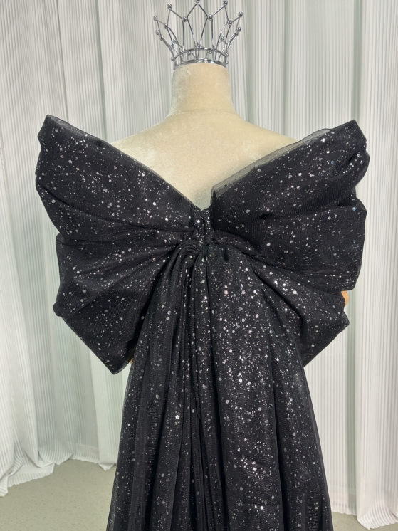 ブラック オフショルダー キラキラグリッターチュール ふっくら柔らかなバックリボン 披露宴/結婚式