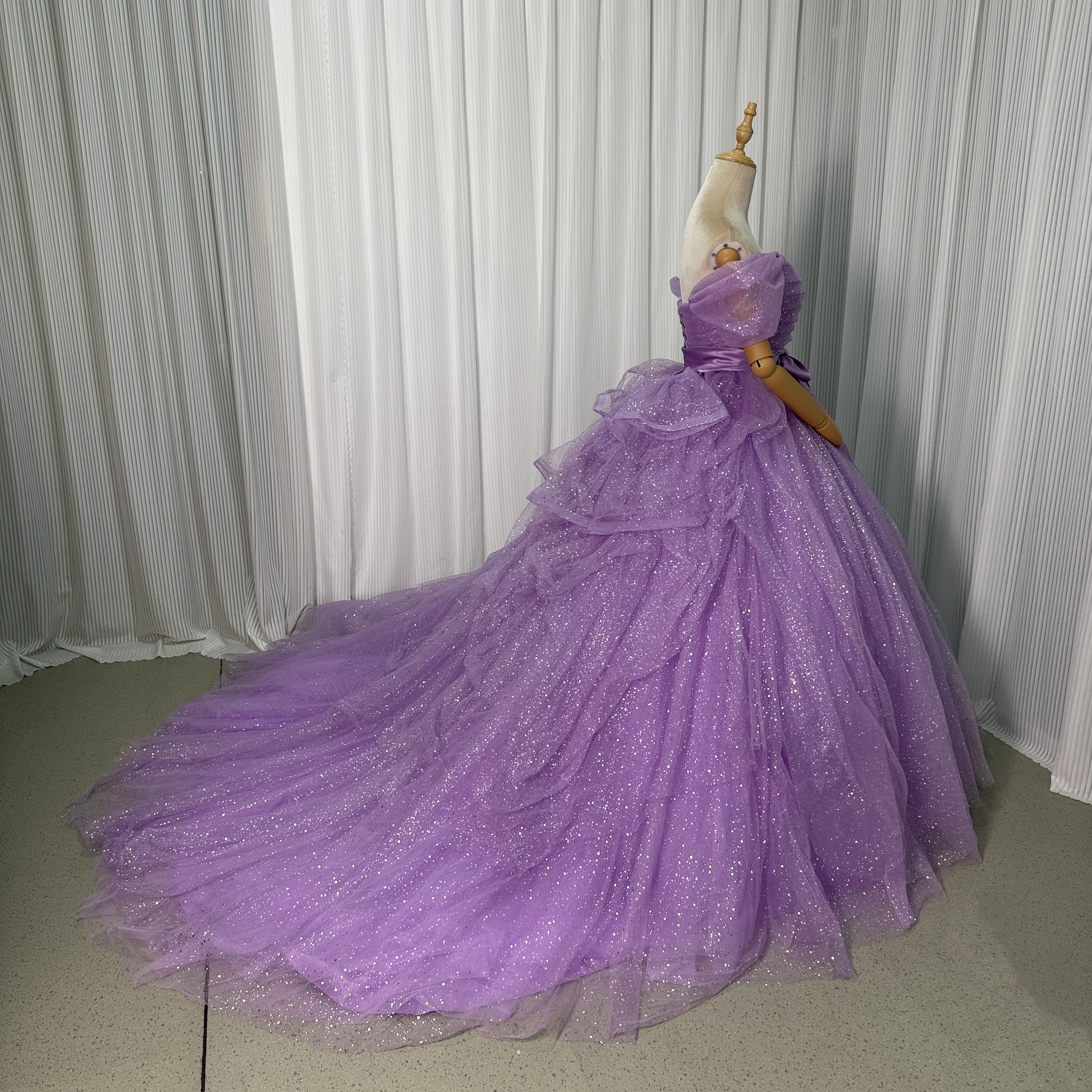 カラードレス パープル キラキラチュール 取り外しオフショルダー サッシュベルト ラッフルフリル 花嫁