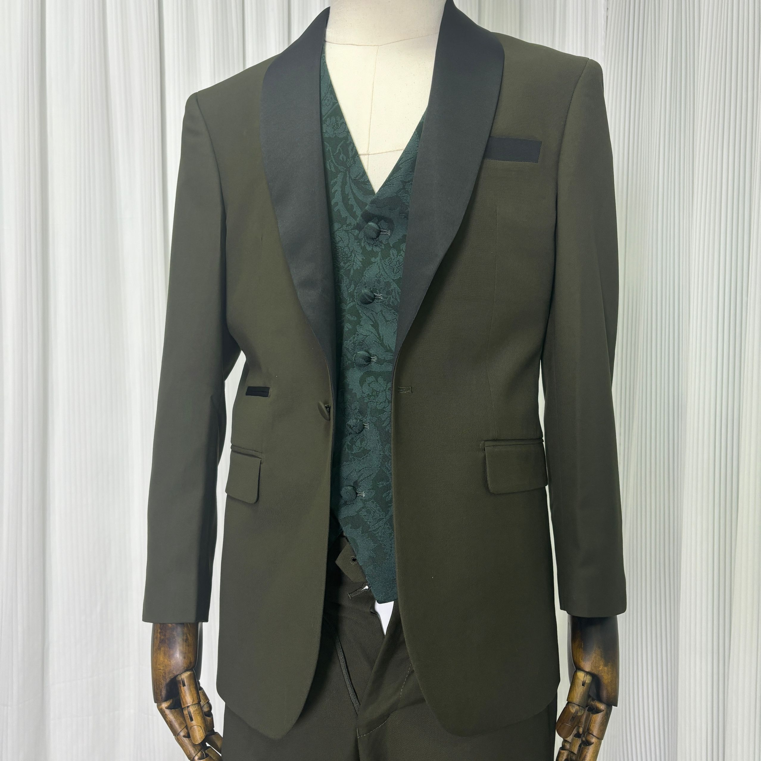 カーキ色 タキシード ジャケット、ベスト、パンツの3点セット ジャガード生地 新郎衣装