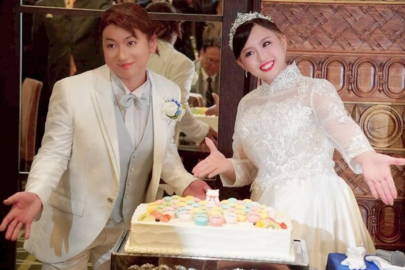 実例写真！ボレロ 魅惑の花レース ロングスリーブ くるみボタン ハイネック キラキラスパンコール 結婚式 花嫁