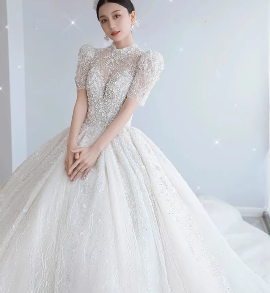 豪華！ウェディングドレス 韓国風ドレス 姫袖 キラキラ光る刺繍 ロングトレーン ボリュームドレス 結婚式
