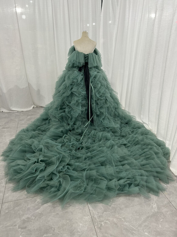 実例写真！カラードレス ミントグリーン オフショルダー 柔らかく重ねたチュールスカート プリンセスライン 花嫁