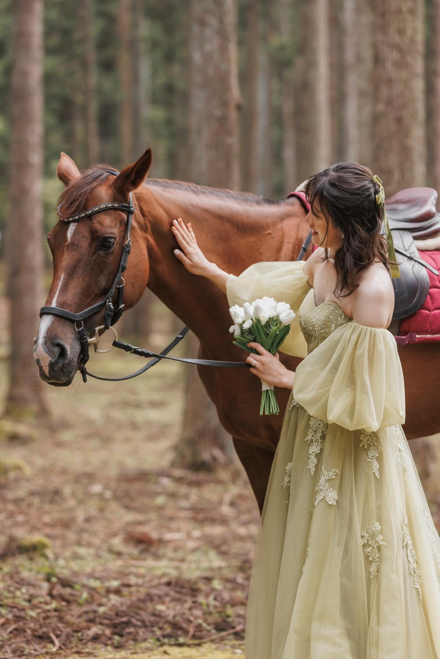 実例写真！カラードレス ベアトップ グリーン パフスリーブ ビーズ 美しい花レース ソフトチュール 可愛い 前撮り
