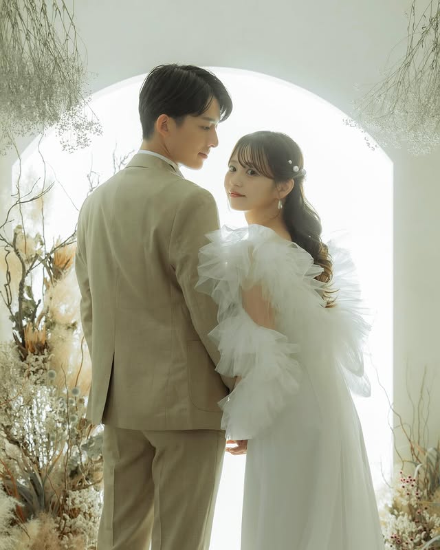 実例写真！人気上昇！ウェディングドレス+トップス ツーピース ビーズ クレープ生地 ブライダル 前撮り