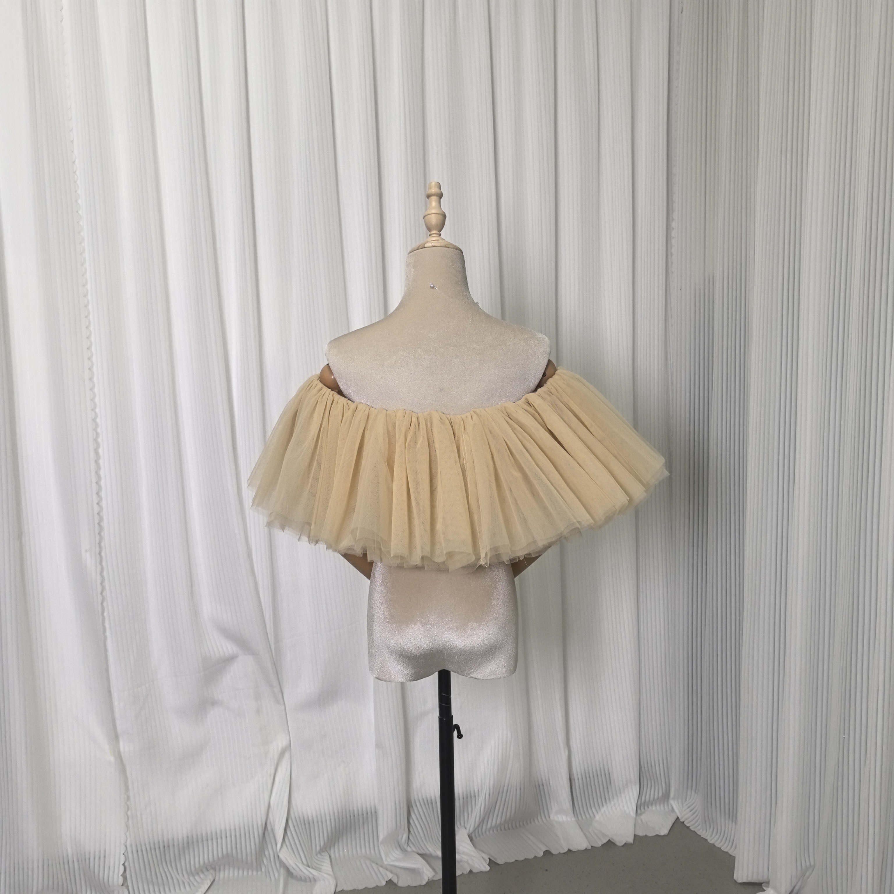 取り外しオフショルダー ベージュ ストレッチ ソフトチュール 色直し 花嫁/ウェディングドレス