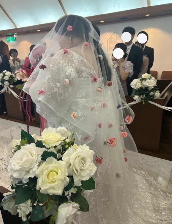 実例写真！ウエディングドレス Vネック 長袖 贅沢な総レース 結婚式/披露宴 大きいサイズ 可愛い