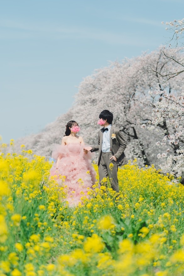 実例写真！カラードレス ピンク もこもこドレス リボン 編み上げ 披露宴 花嫁 可愛い