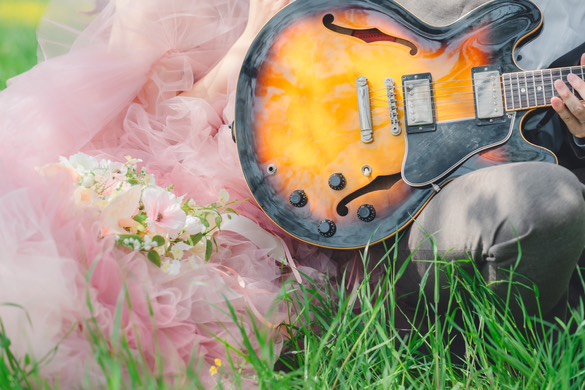 実例写真！カラードレス ピンク もこもこドレス リボン 編み上げ 披露宴 花嫁 可愛い