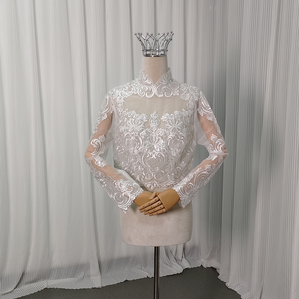 実例写真！ボレロ 魅惑の花レース ロングスリーブ くるみボタン ハイネック キラキラスパンコール 結婚式 花嫁