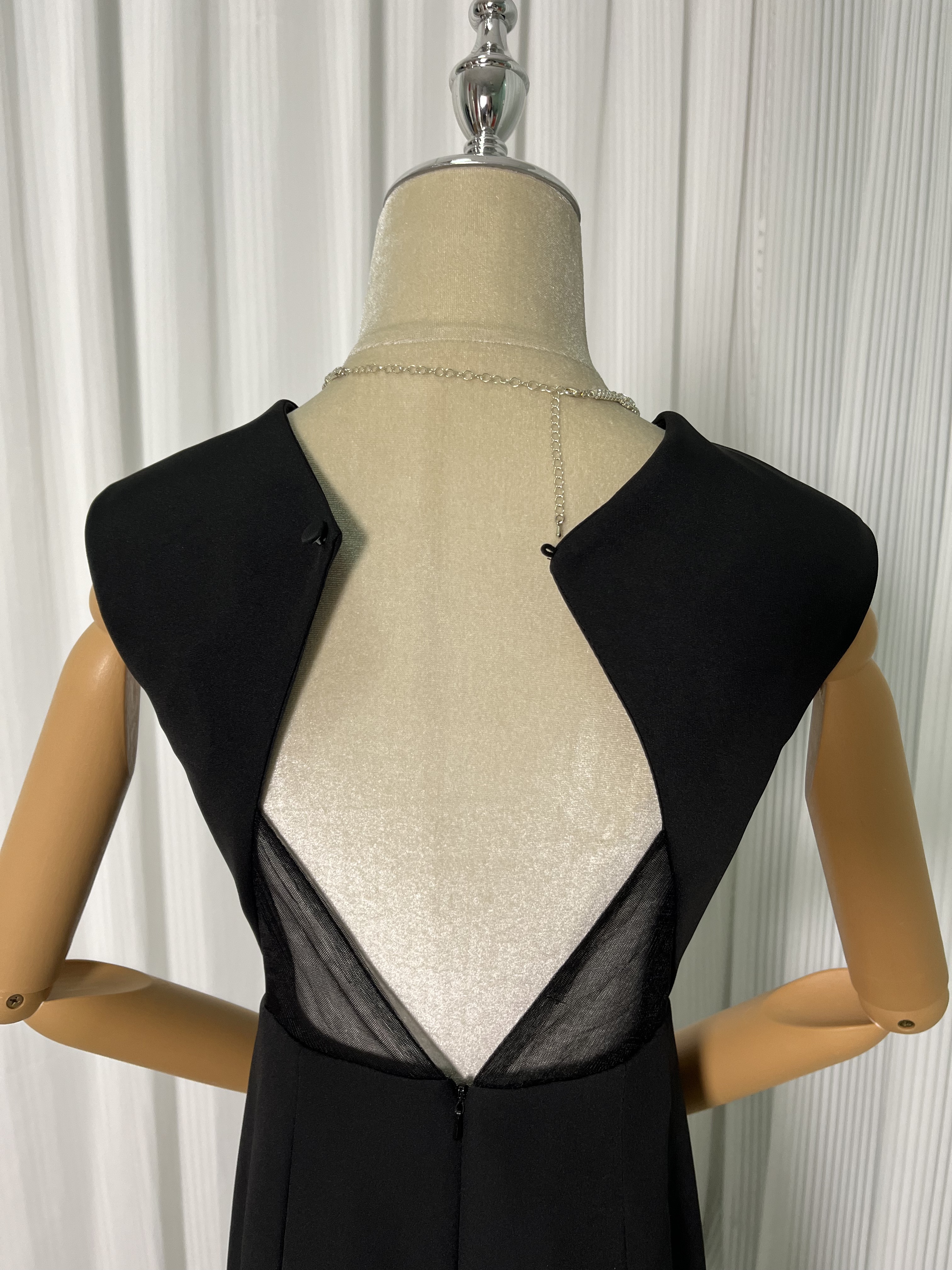 エレガント パーティードレス ブラック 背中見せ ノースリーブ 細見えシルエット 前撮り 二次会